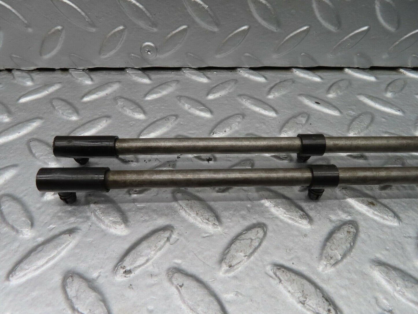 20705 Mercedes-Benz R107 450SL Camshaft Oil Tube