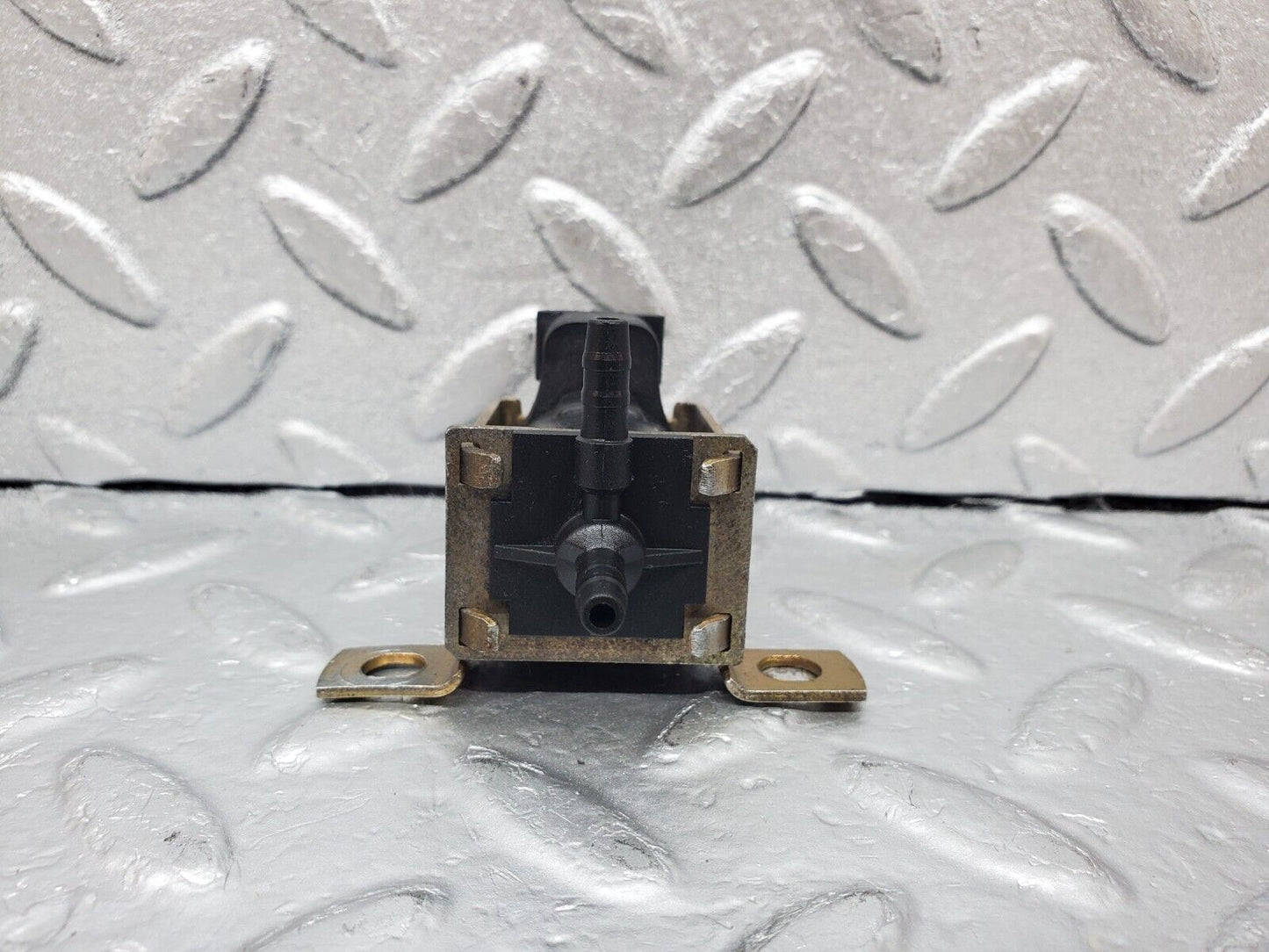 44955 Mercedes-Benz R129 300SL Coupe Vacuum Control Valve Pierburg 0015407097