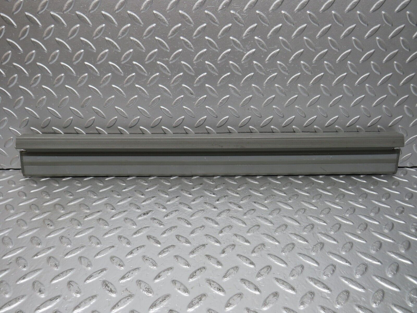 31207 Mercedes-Benz S124 220TE Wagon Front Left Door Sill Trim