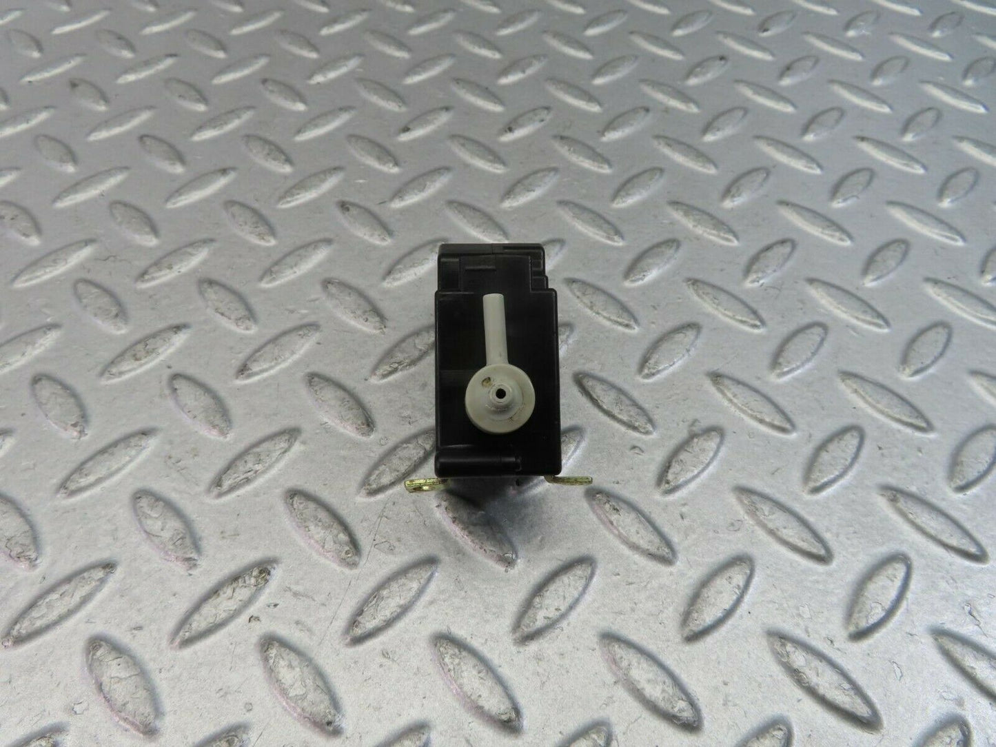 9435 Mercedes-Benz C124 300CE Coupe Vacuum Control Valve
