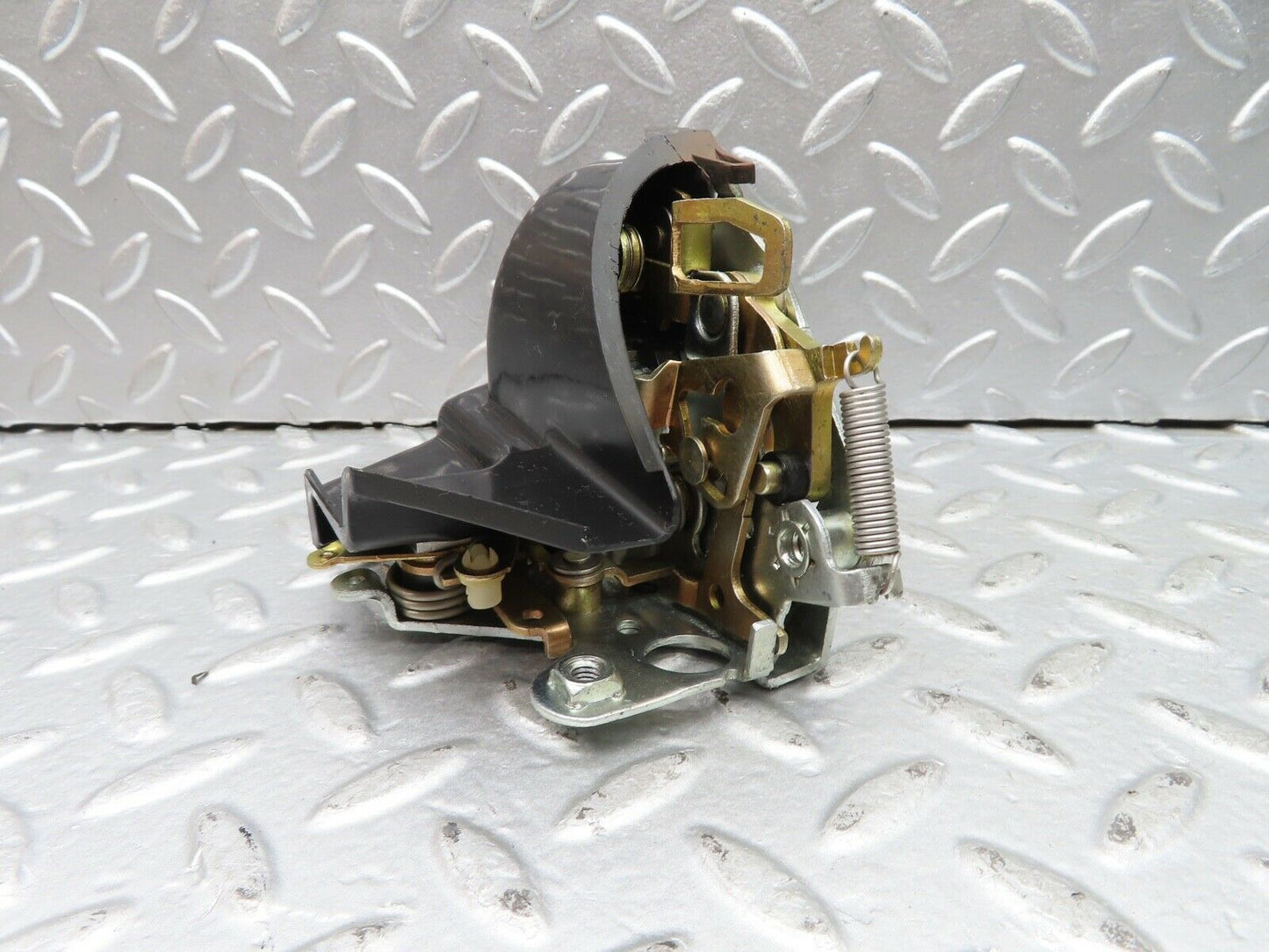 21057 Mercedes-Benz W123 230E Rear Left Door Lock Mechanism 1237330108
