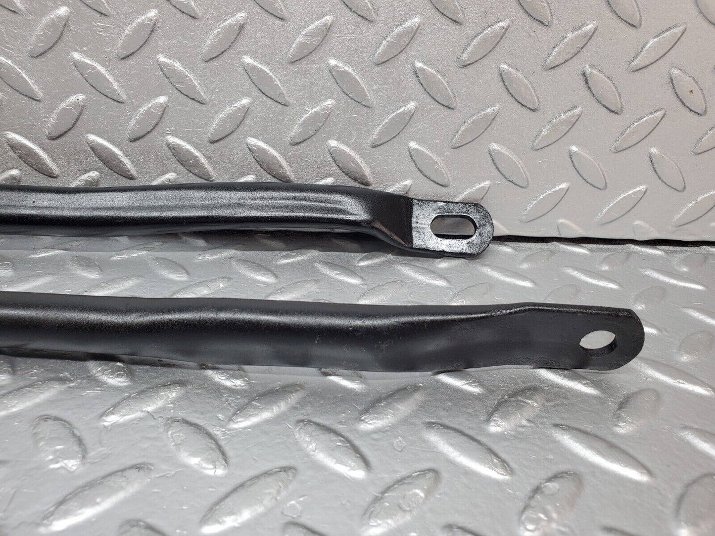 45317 Mercedes-Benz R129 300SL Coupe Rear Suspension Anti Roll Bar Support Bar 2x