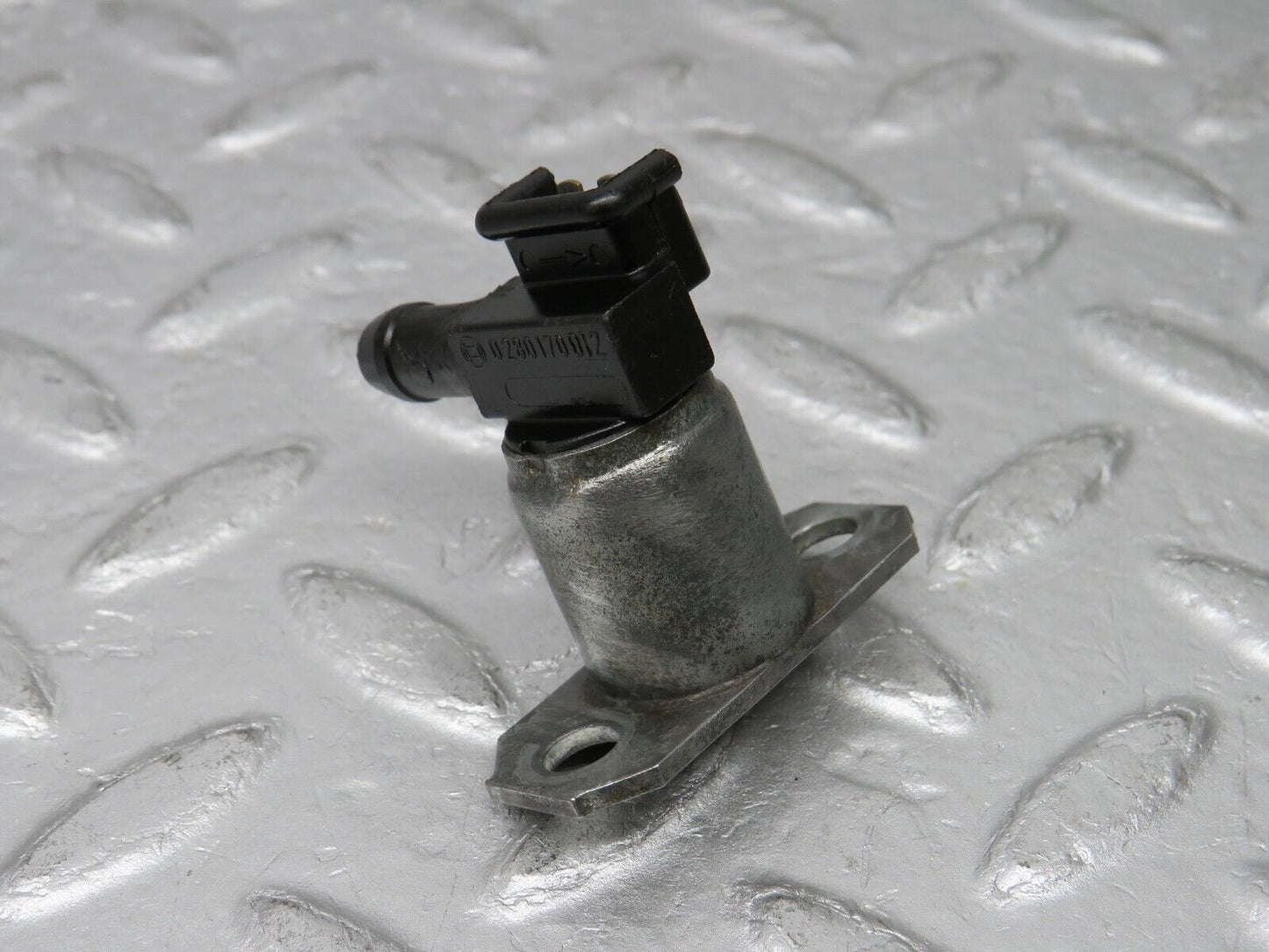 37565 Mercedes-Benz W109 300SEL Cold Start Valve Bosch 0280170012