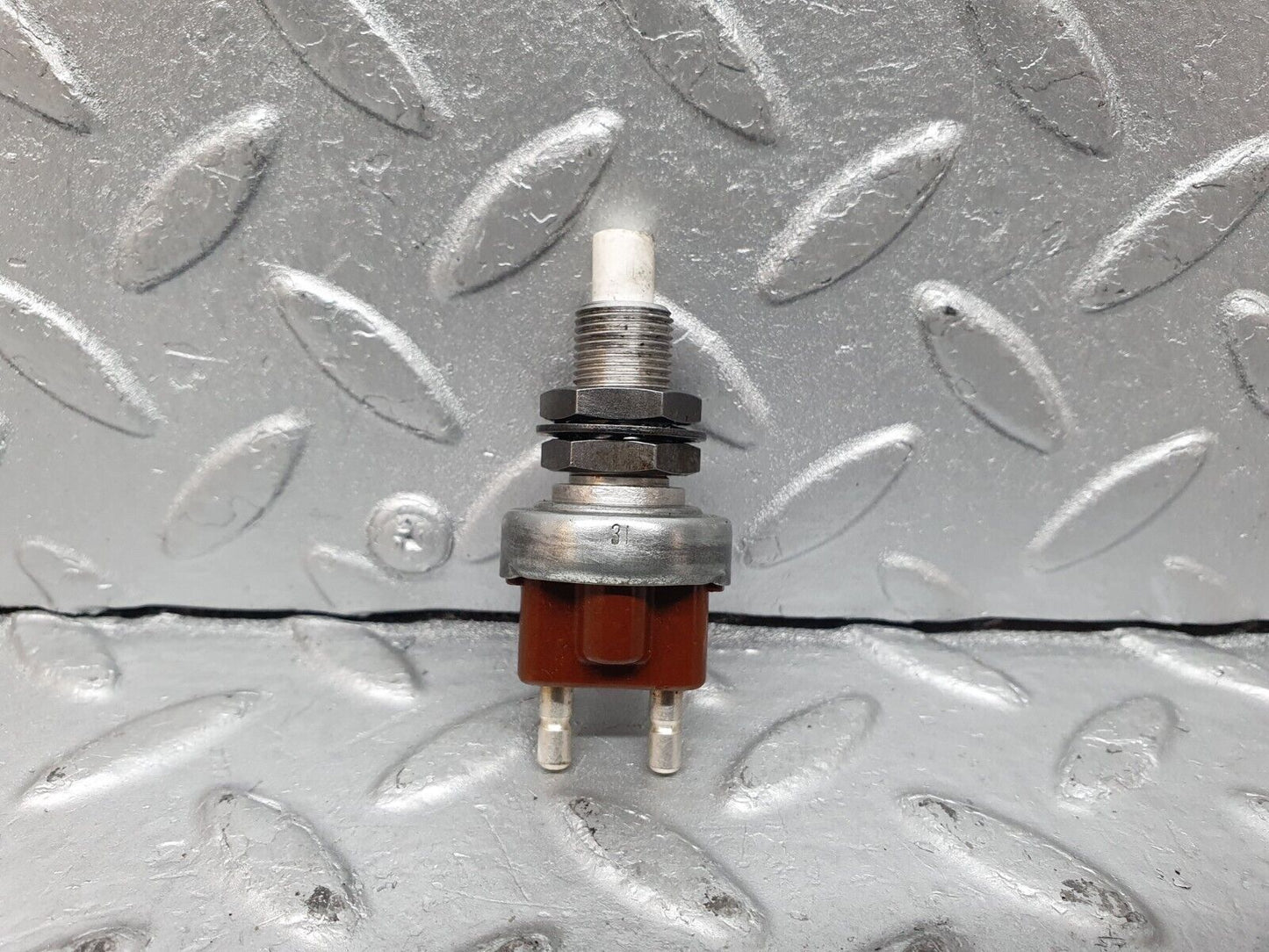 41107 Mercedes-Benz W126 300SE Brake Light Contact Switch 190130