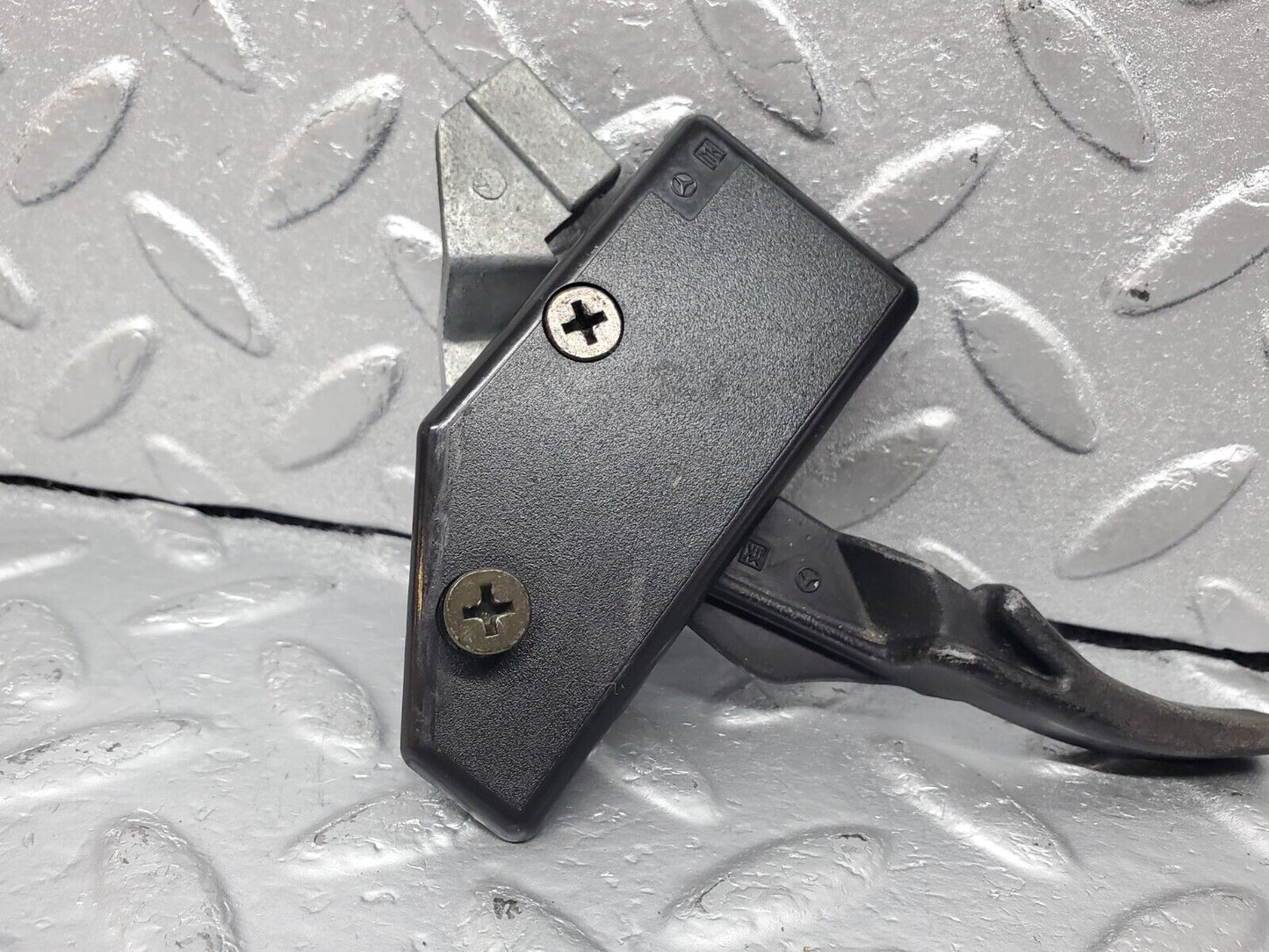 45590 Mercedes-Benz W126 420SE Hood Opener Bonnet Opener