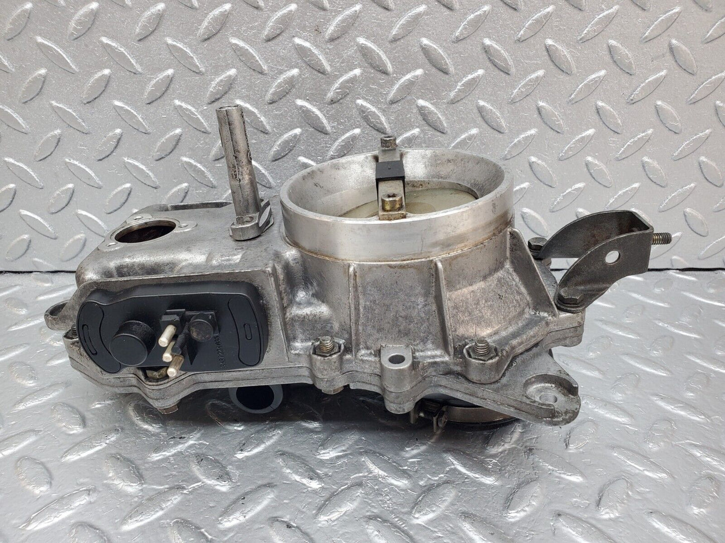 45187 Mercedes-Benz R129 300SL Coupe Air Flow Mass Meter Sensor Bosch 0438121033