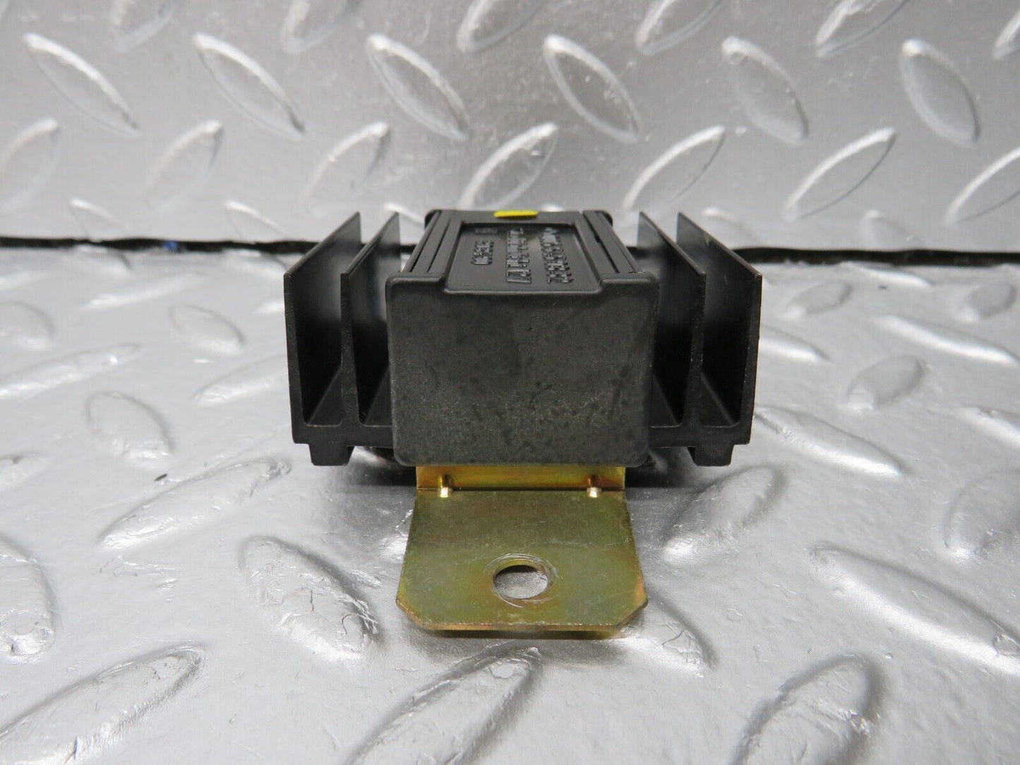 34061 Mercedes-Benz W124 260E ECU Relay 0055459832