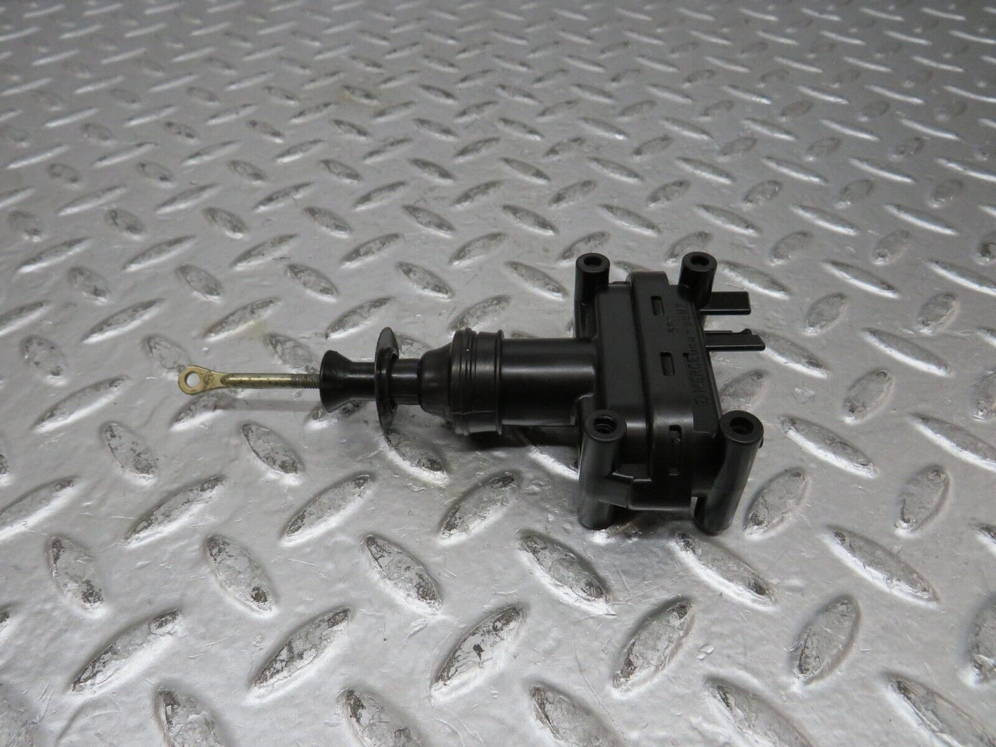 27497 Mercedes-Benz S124 300TE Wagon Door Lock Vacuum Actuator Rear Left