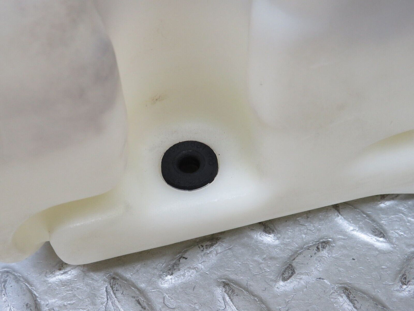 36173 Mercedes-Benz W126 420SE Windscreen Washer Fluid Reservoir 1268690620 1248690072