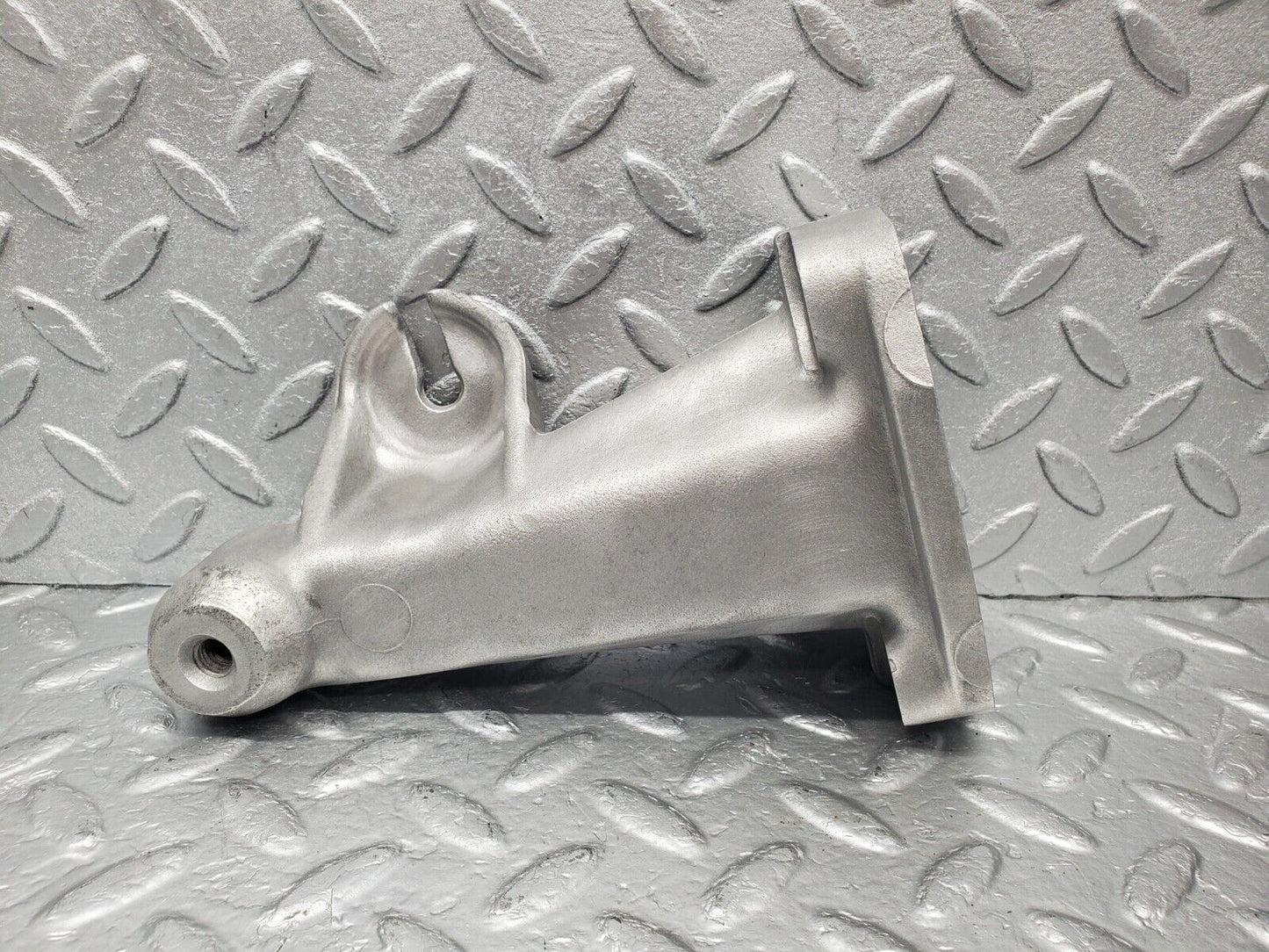 46649 Mercedes-Benz C123 280CE Coupe Engine Mount Bracket Left Side 1232230204