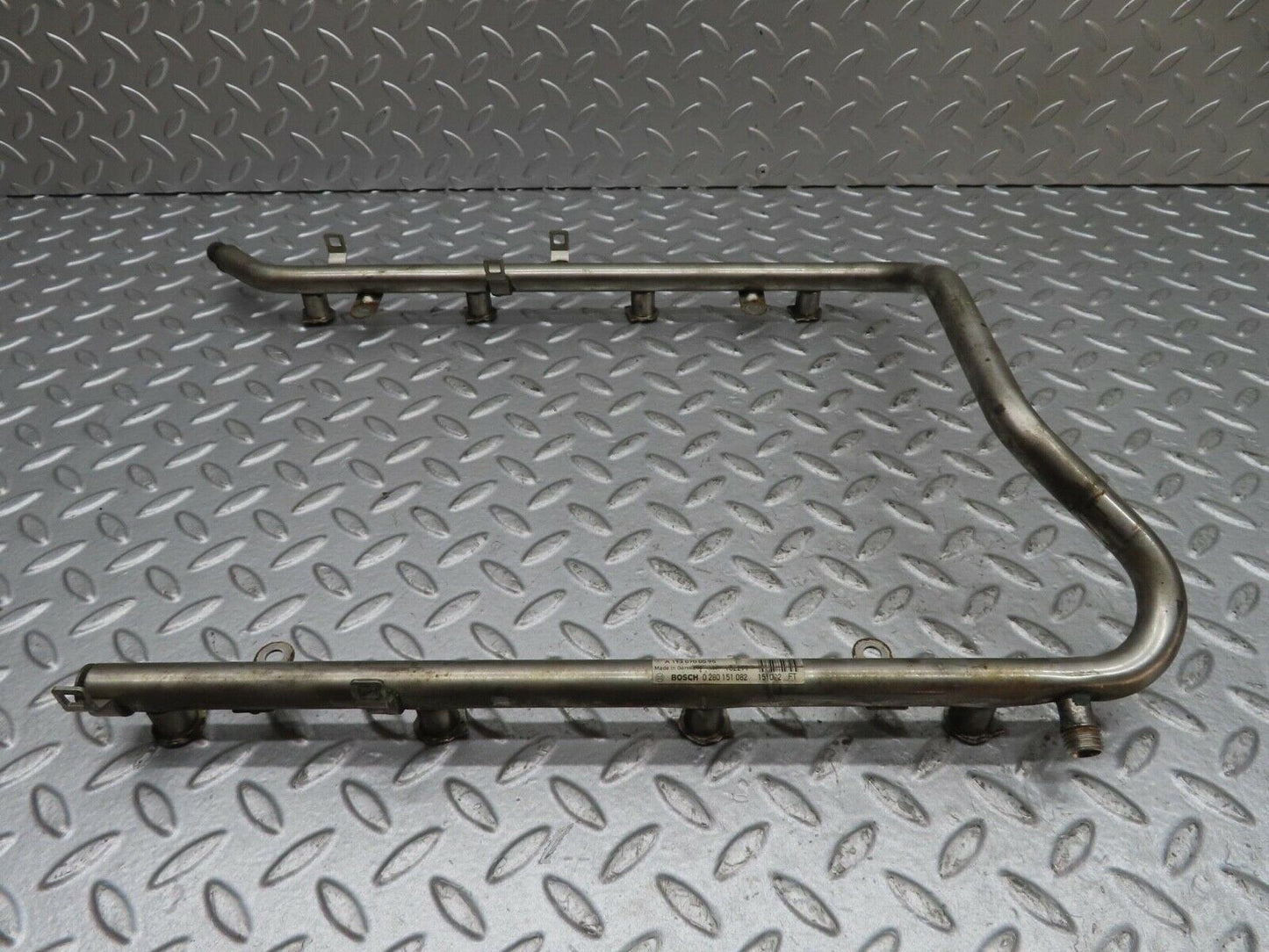 13391 Mercedes-Benz W220 S430 Fuel Injector Rail 1130700595