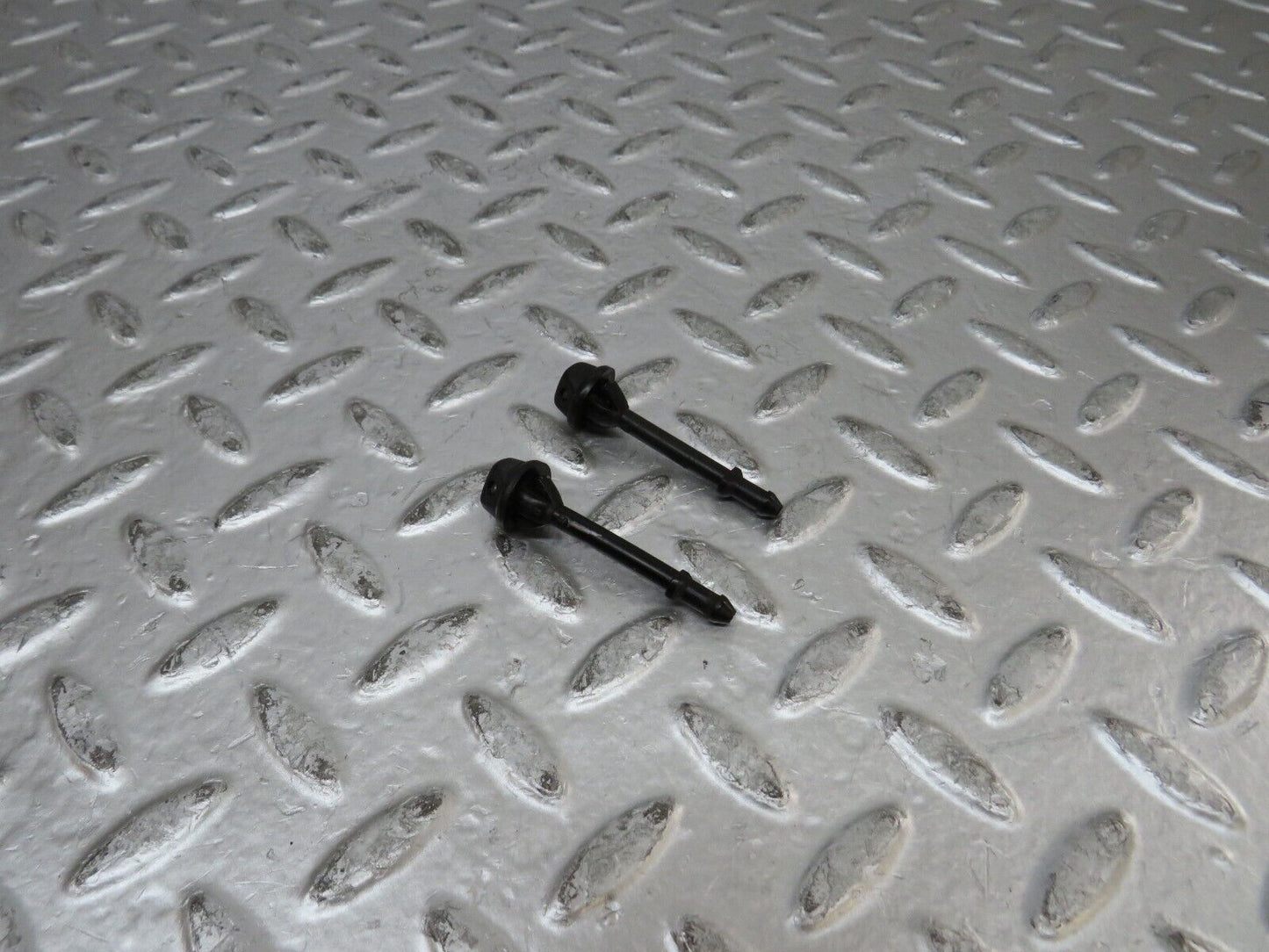 27057 Mercedes-Benz W123 280E Windscreen Washer Nozzle Pair