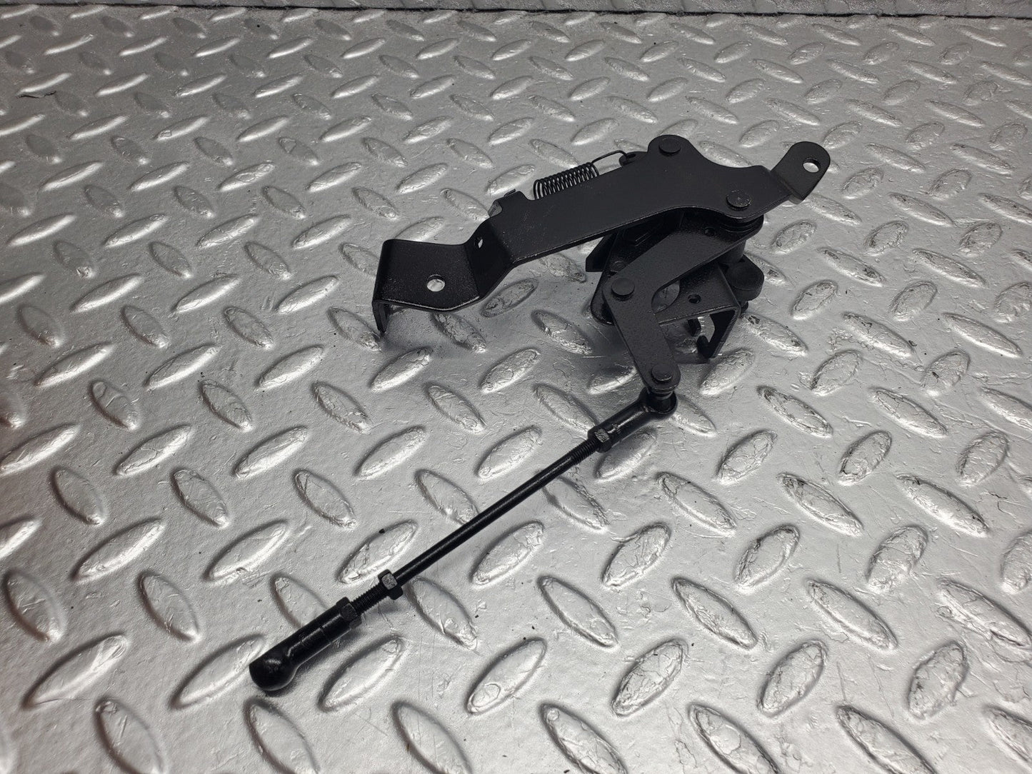 W124 Wagon throttle linkage used OEM