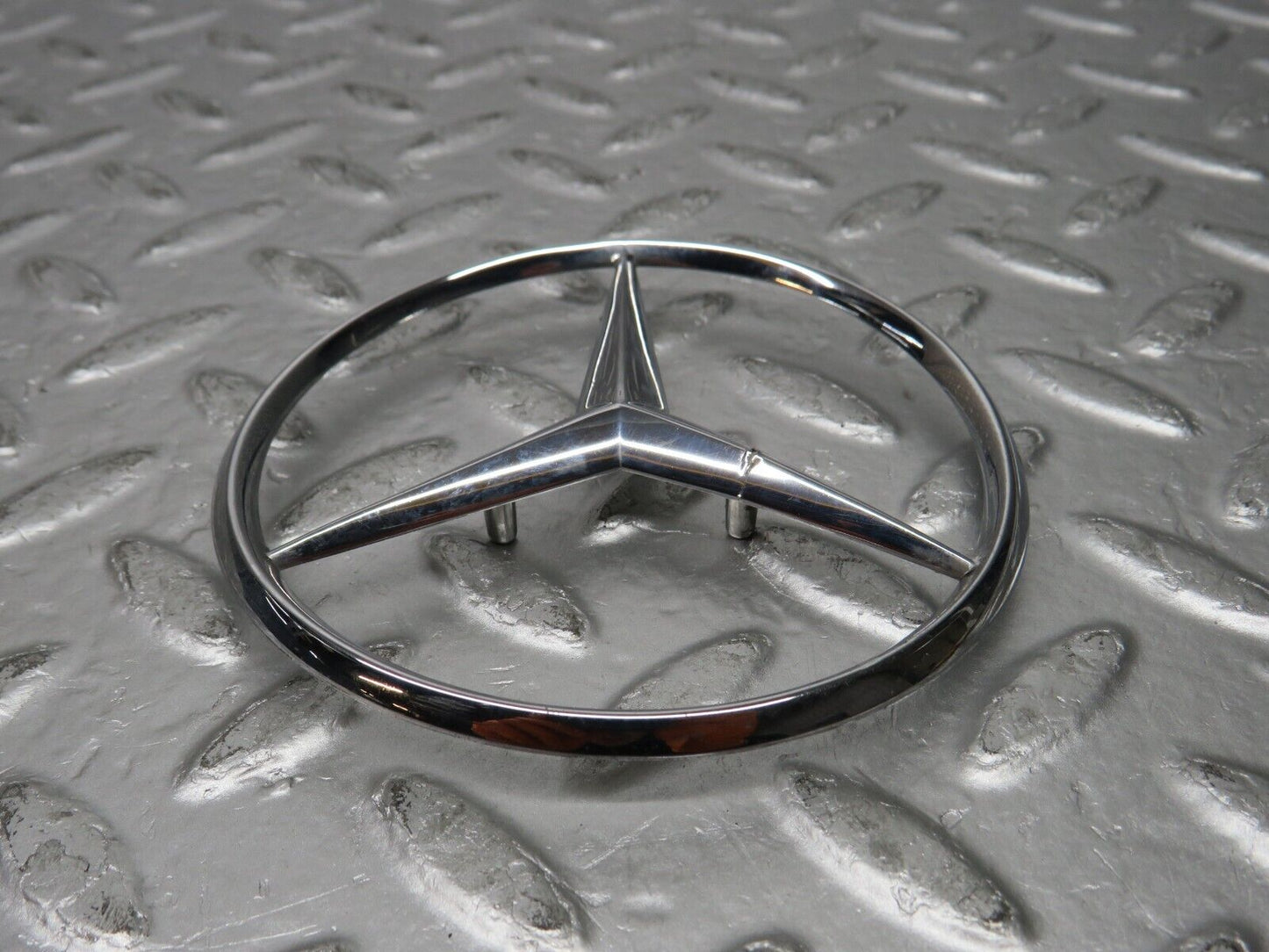 30880 Mercedes-Benz W201 190E 2.0L Chrome Rear Emblem 2017580058