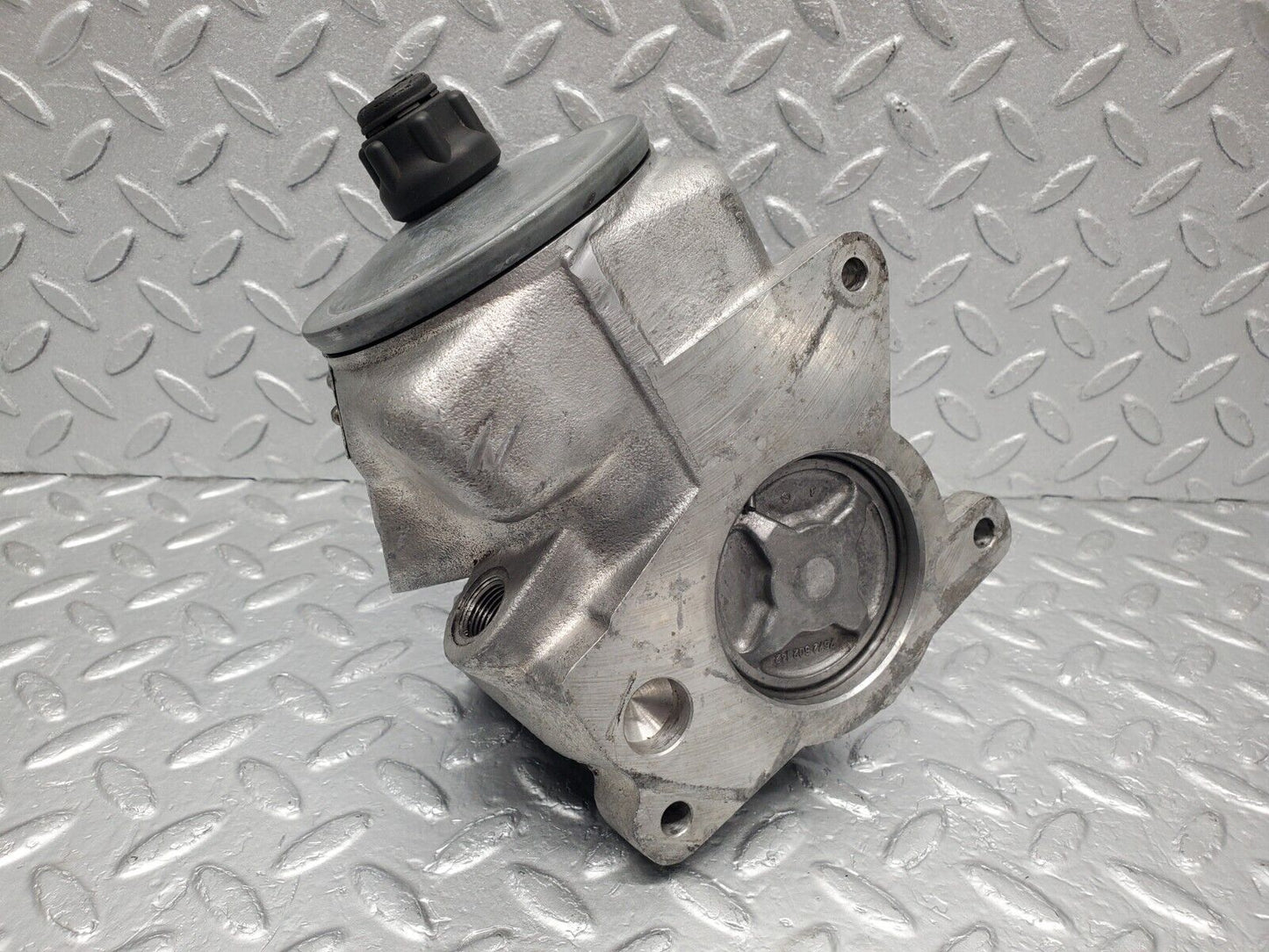 46024 Mercedes-Benz W126 420SE Power Steering Pump 1264601480 7672900446