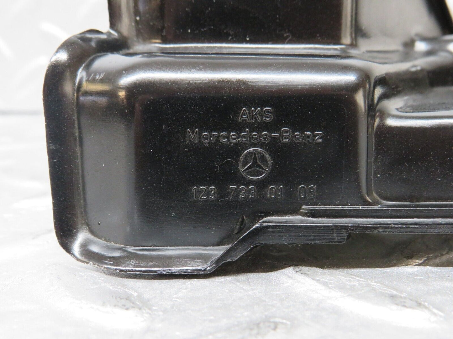 36044 Mercedes-Benz W126 420SE Rear Left Door Lock Mechanism 1237330108