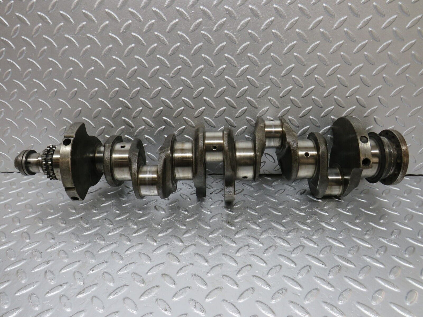 32929 Mercedes-Benz W123 300D Crankshaft OM617.912 6170310401