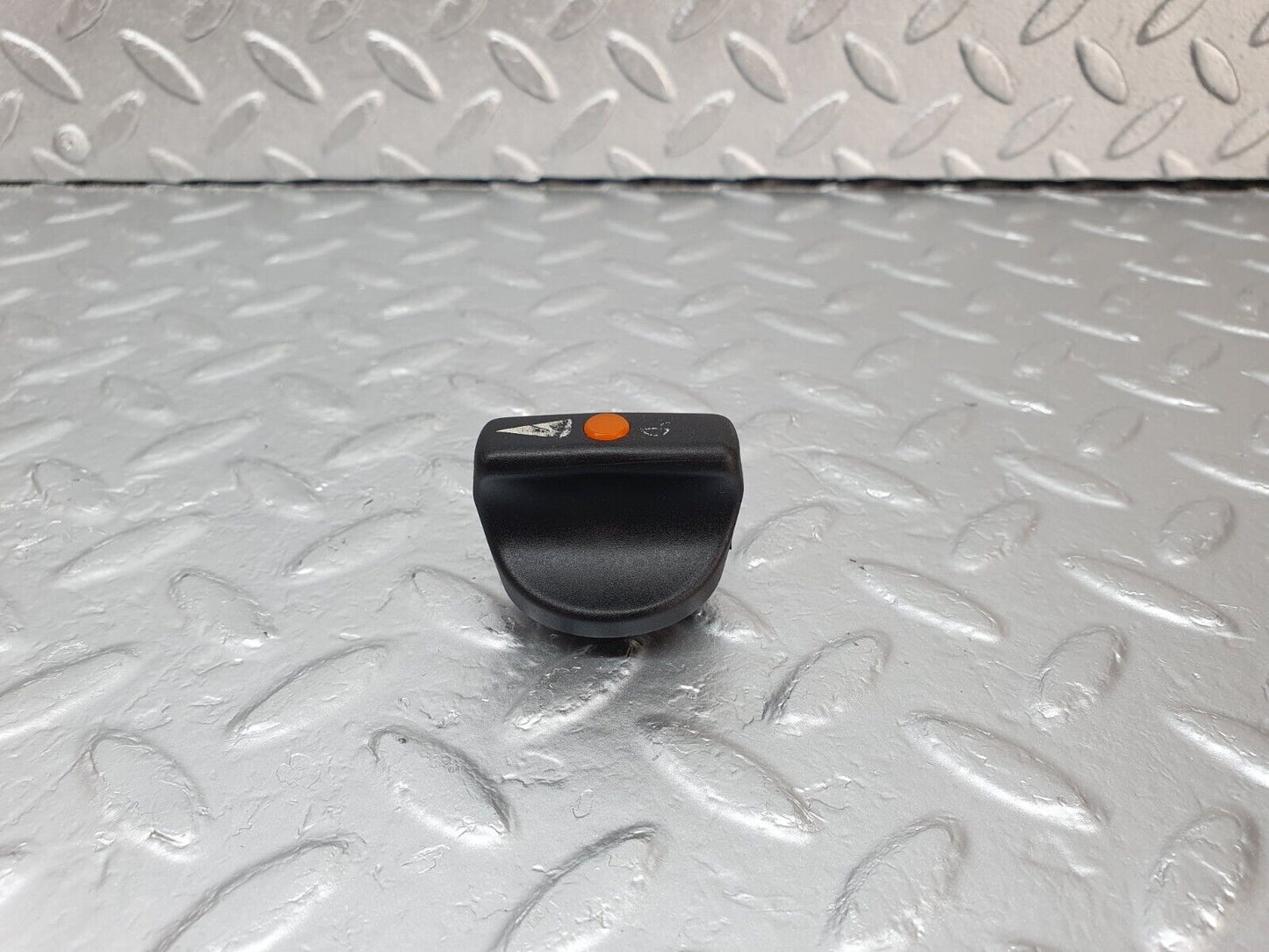42946 Mercedes-Benz W201 190 2.0L Headlight Switch Knob