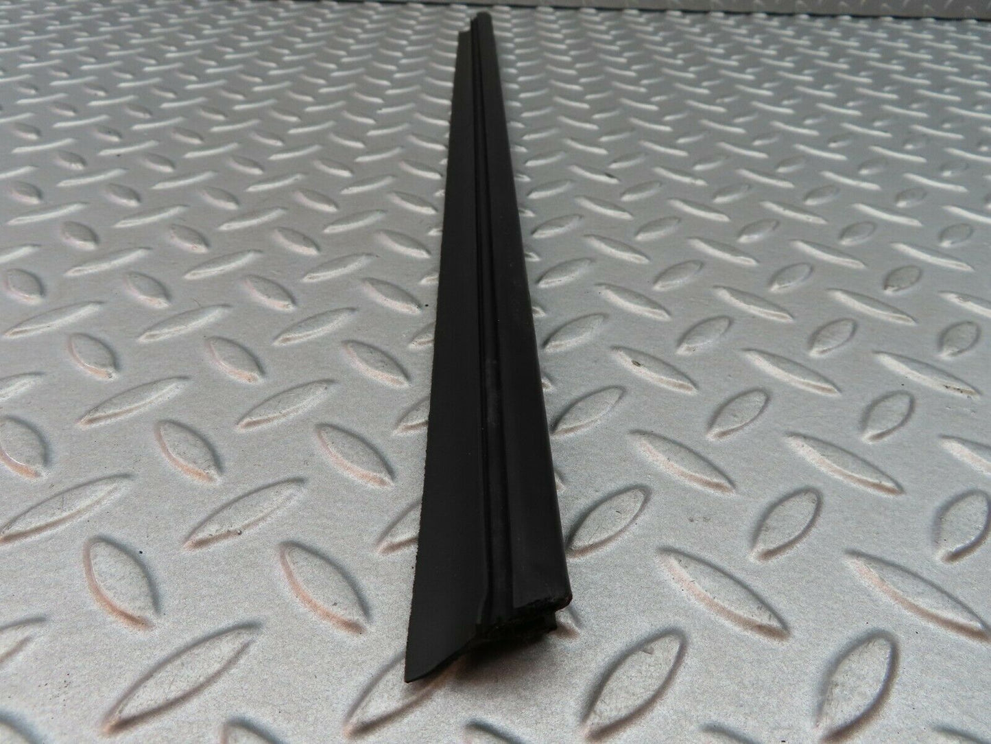 5990 Mercedes-Benz W123 200 Exterior Door Seal Rubber Rear Right
