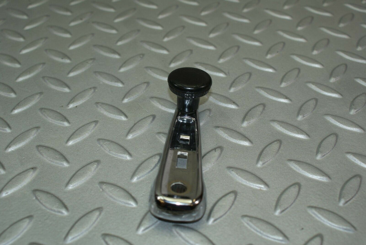 3193 Mercedes-Benz W115 220D Window Lifter Crank Handle