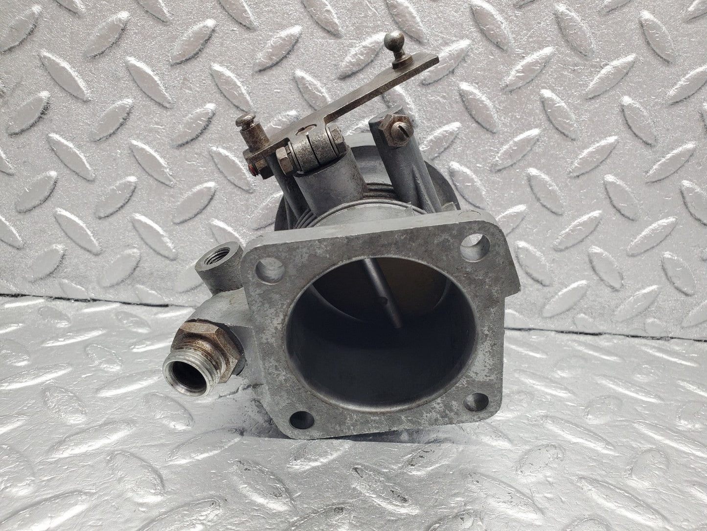 W112 throttle body valve used OEM