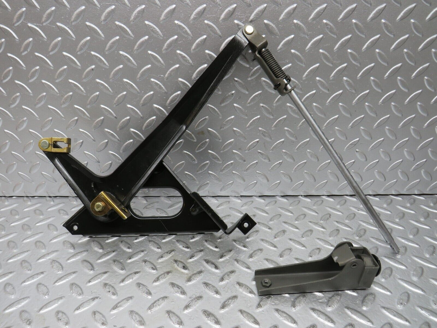27455 Mercedes-Benz W123 280E Handbrake Regulator