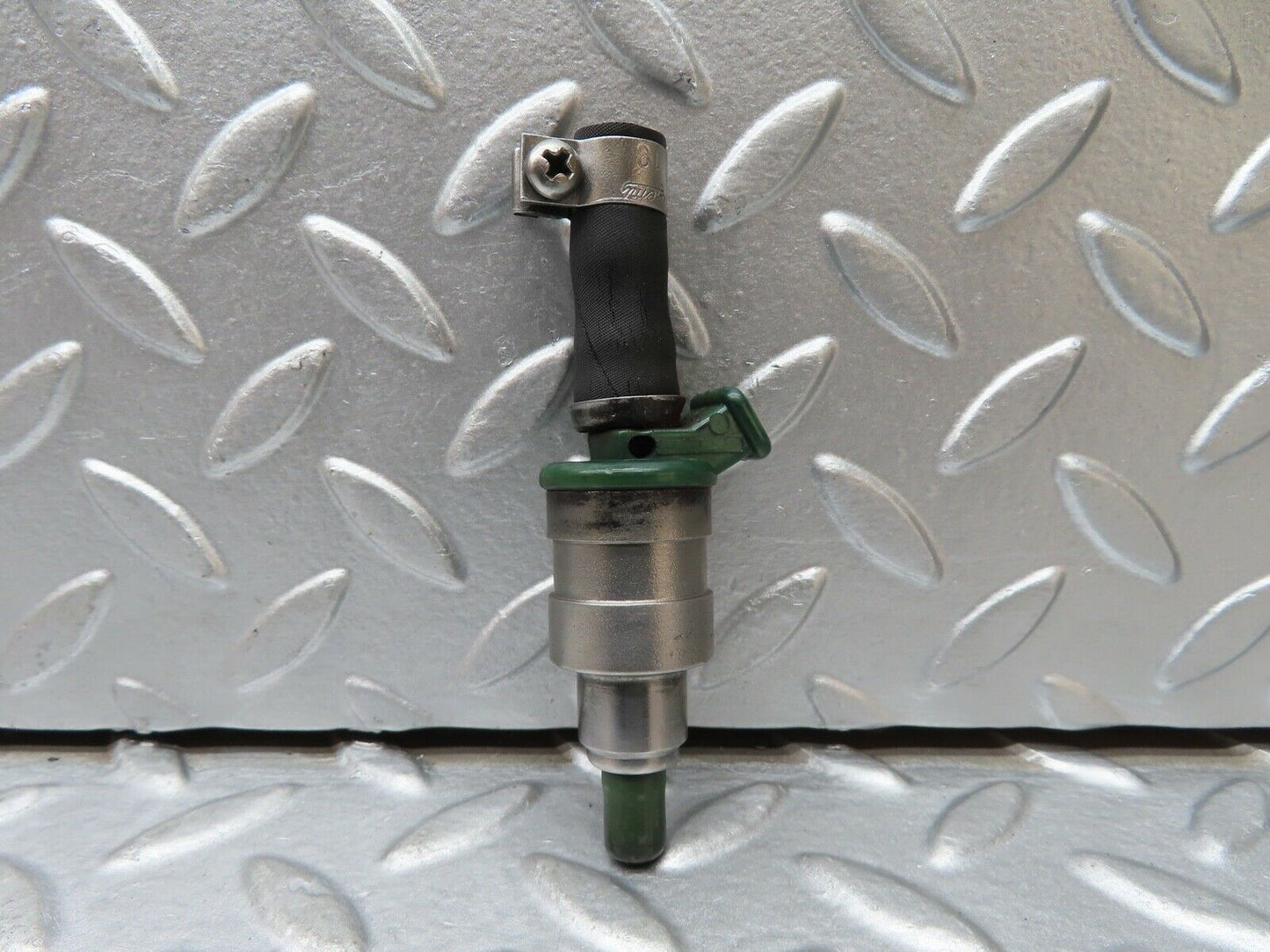 20403 Mercedes-Benz W114 280CE Coupe Fuel Injector Bosch 0280150035