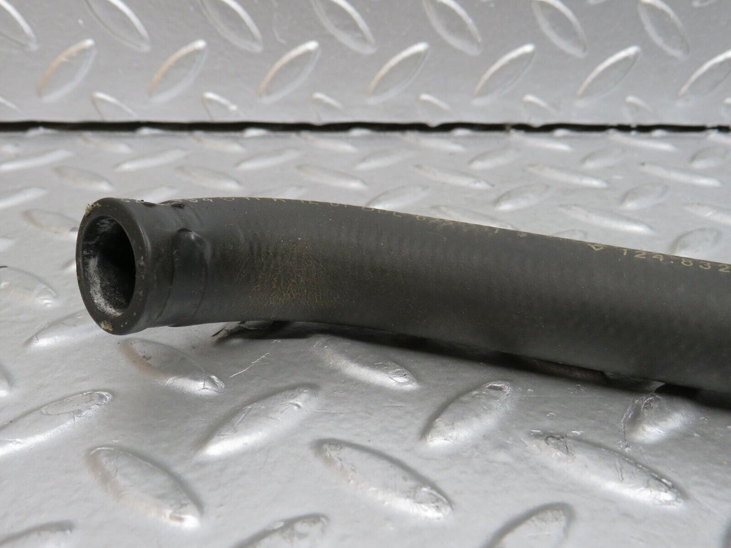 29562 Mercedes-Benz W124 230E Water Hose Pipe 1248325894