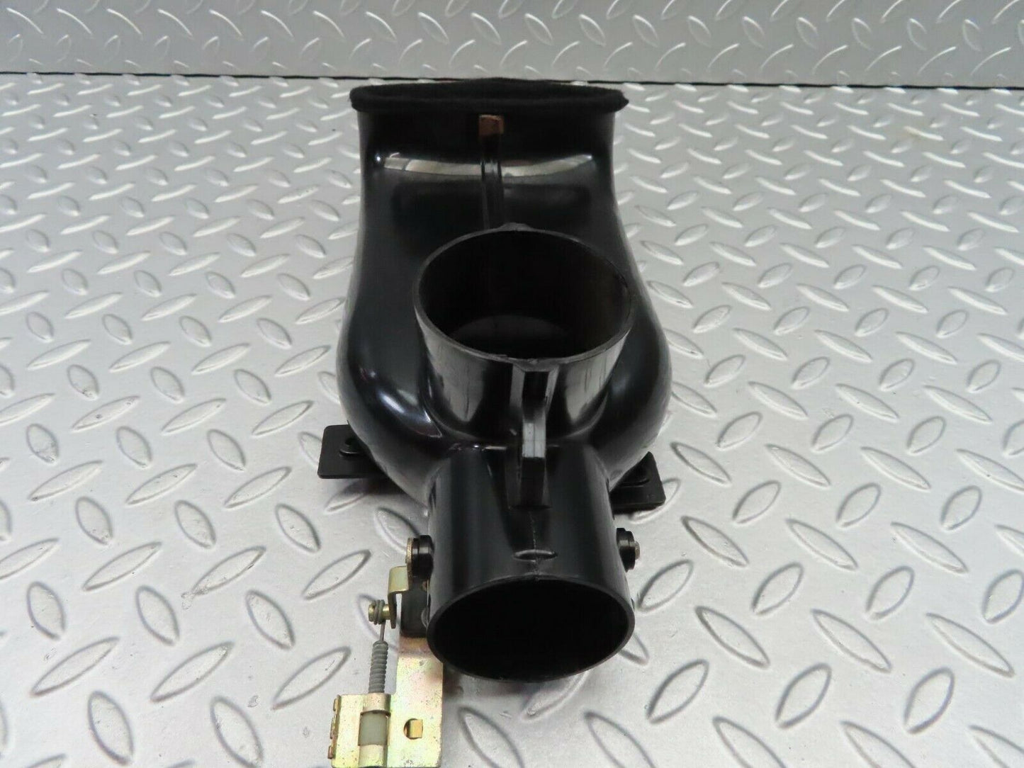 6947 Mercedes-Benz C107 350SLC Coupe Heater Air Duct Left
