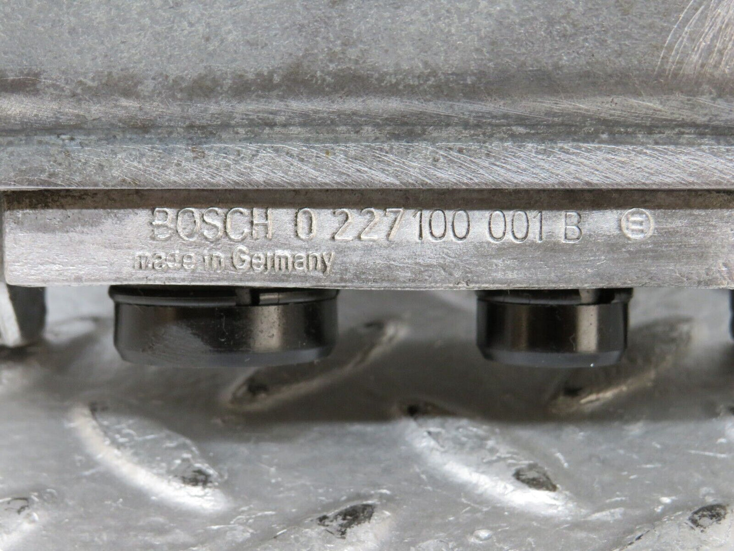 26261 Mercedes-Benz W116 450SE Ignition Control Unit Bosch 0227100001