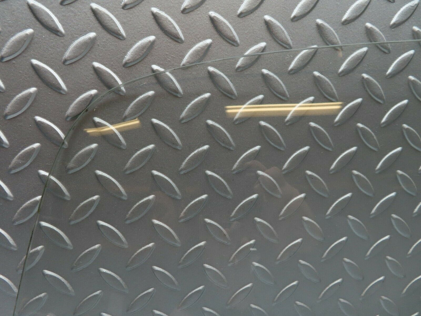 3553 Mercedes-Benz W105 PONTON Rear Windscreen