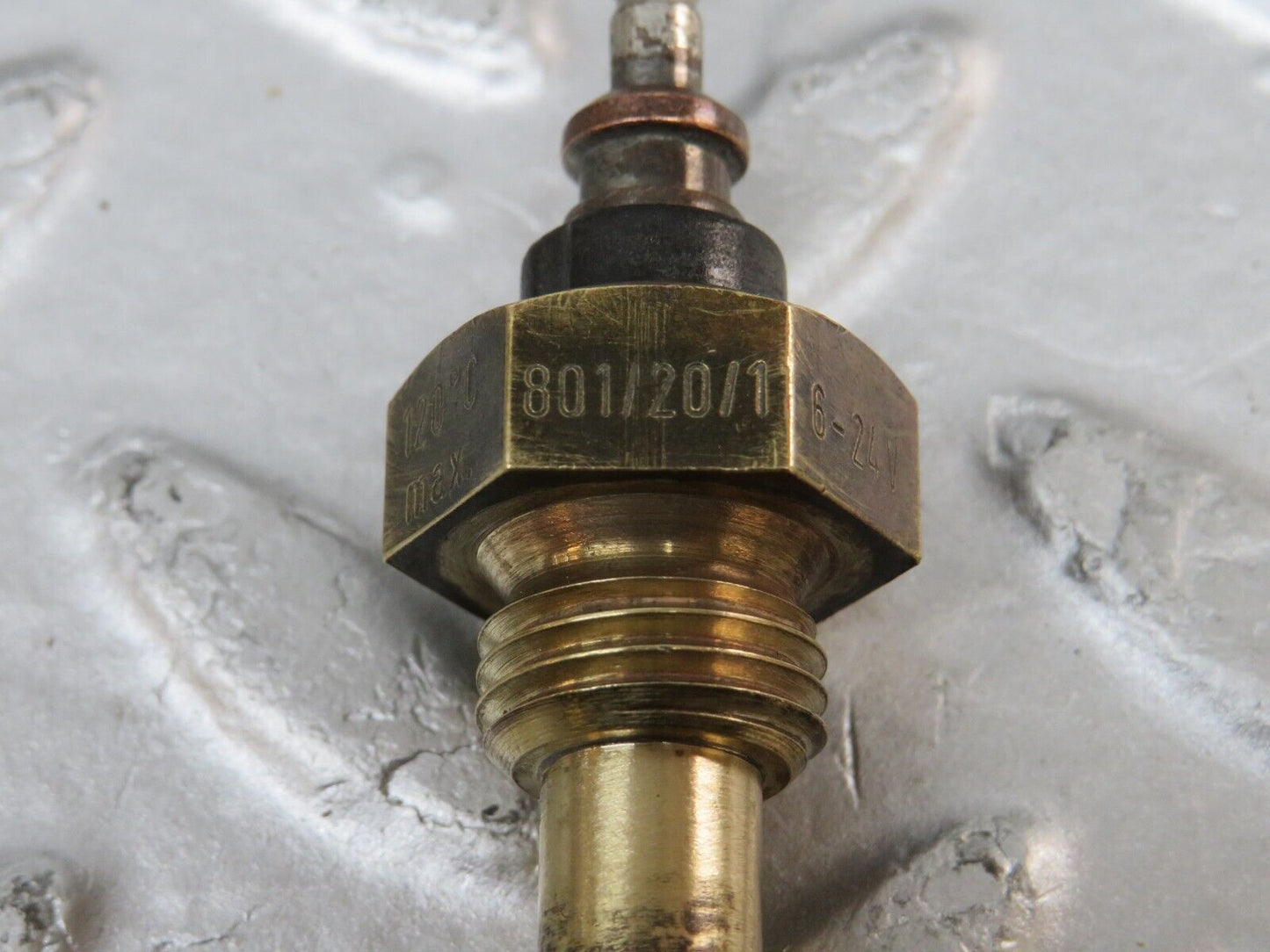 34497 Mercedes-Benz C126 380SEC Coolant Temperature Sensor VDO 0055421017
