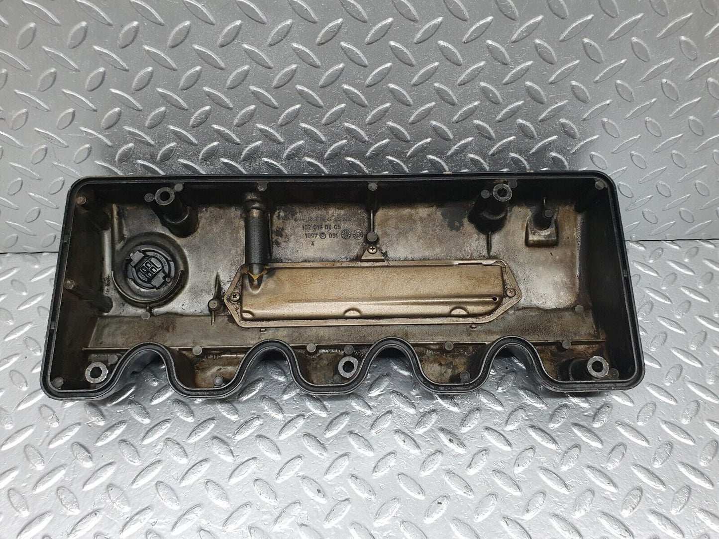 44194 Mercedes-Benz C123 230CE Coupe Rocker Cover 1020160905