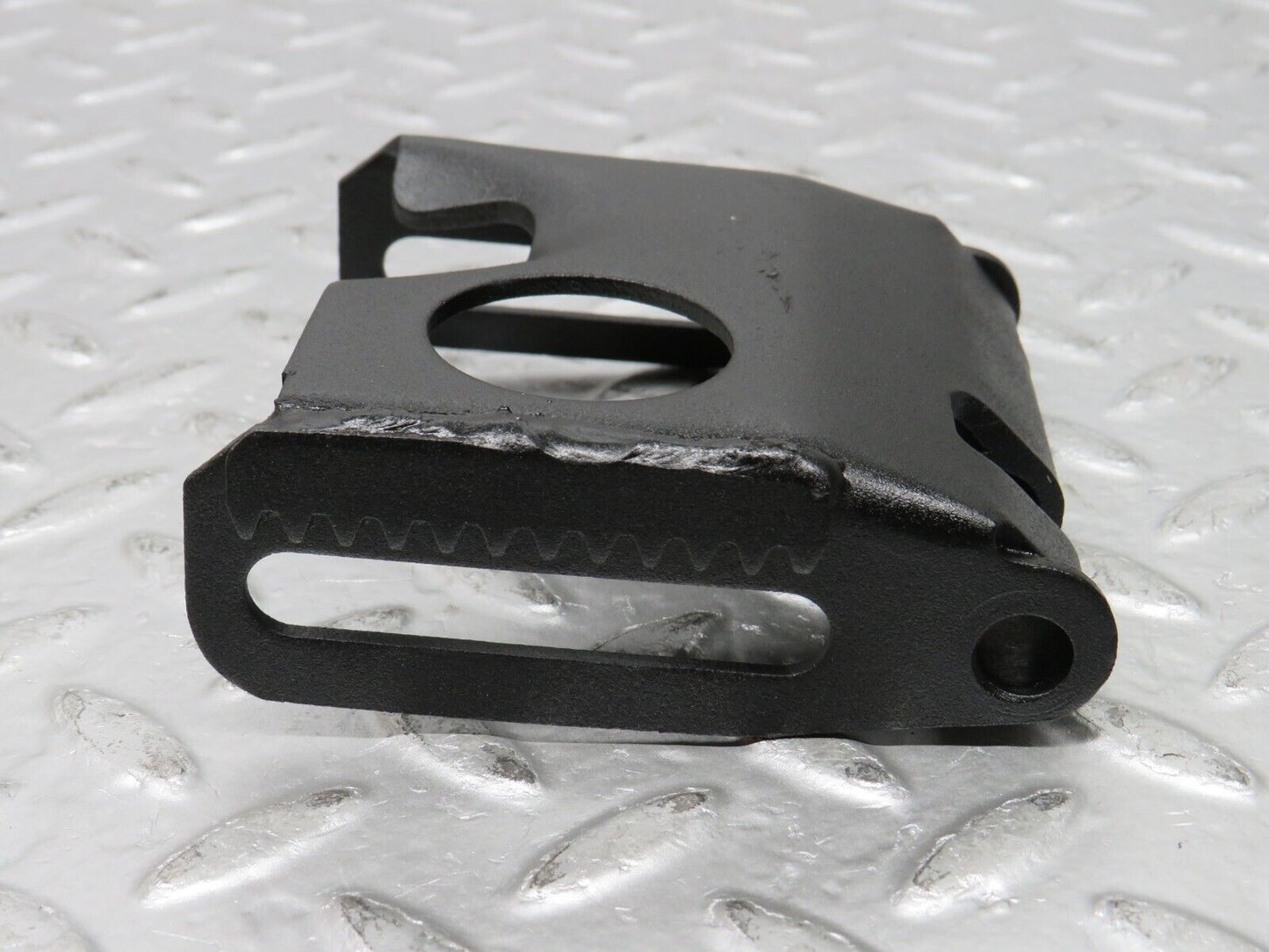 31113 Mercedes-Benz W123 200D Alternator Generator Bracket