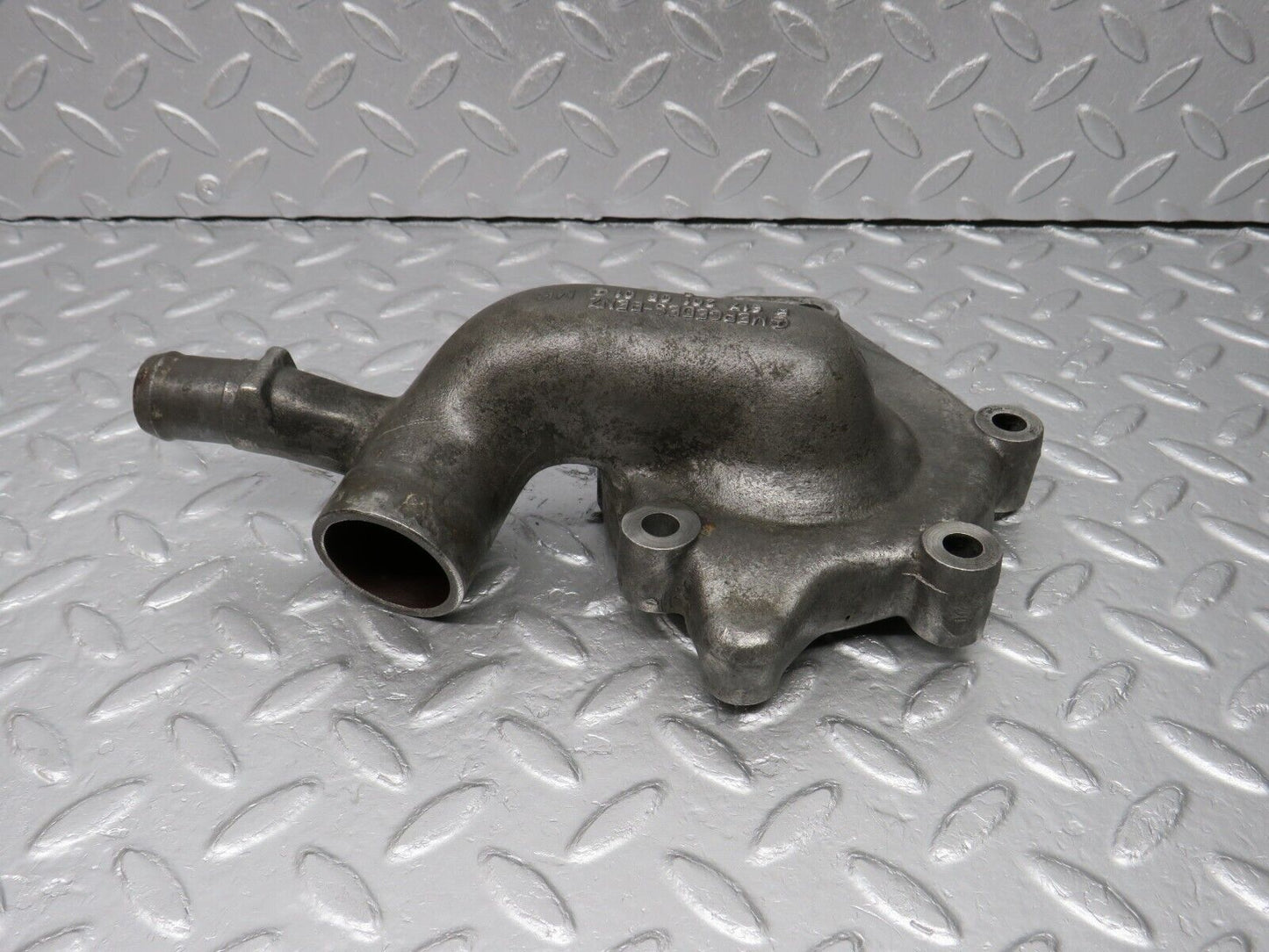 40650 Mercedes-Benz W123 300D Water Pump Housing 6172010501