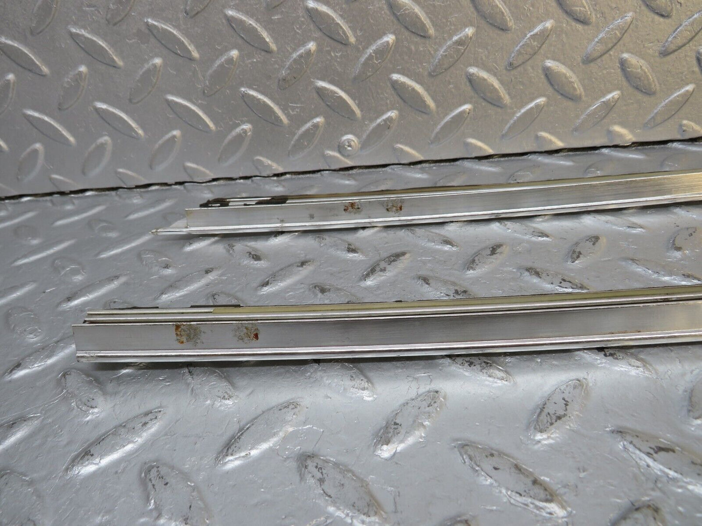 40263 Mercedes-Benz R107 Front Windscreen Chrome Frame