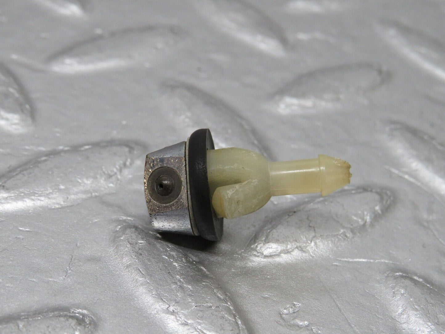 37461 Mercedes-Benz W109 300SEL Windscreen Washer Nozzle
