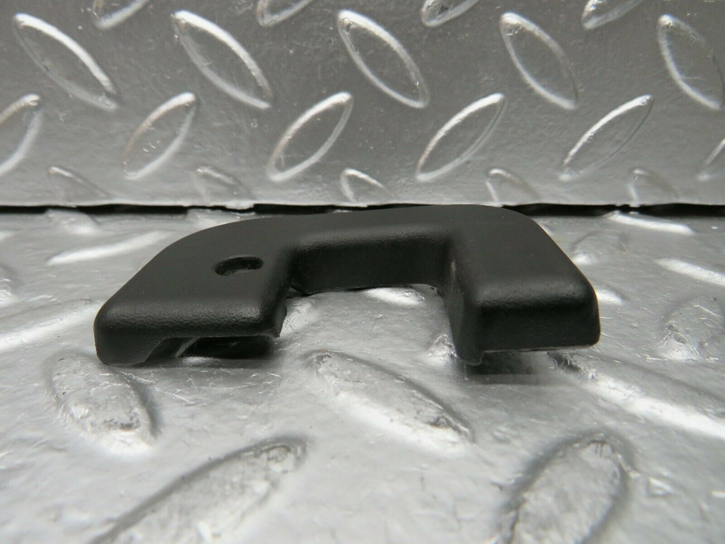 22626 Mercedes-Benz C124 E220 Coupe Right Door Lock Cover