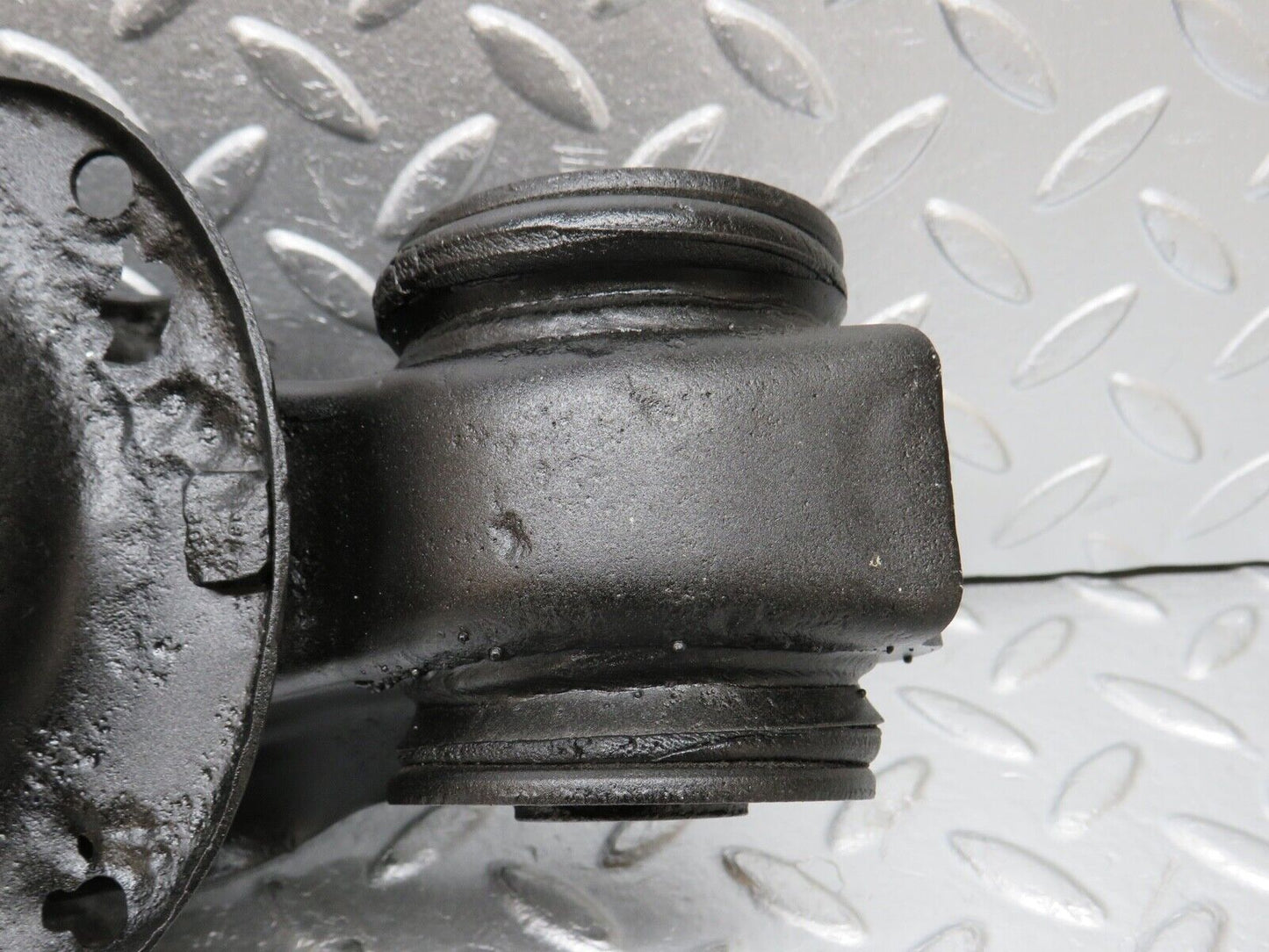 0367 Mercedes-Benz W108 280SE Rear Axle Spring Coil Mount
