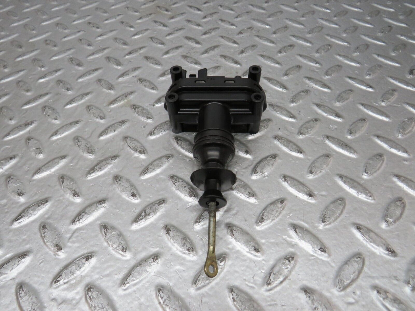 27497 Mercedes-Benz S124 300TE Wagon Door Lock Vacuum Actuator Rear Left