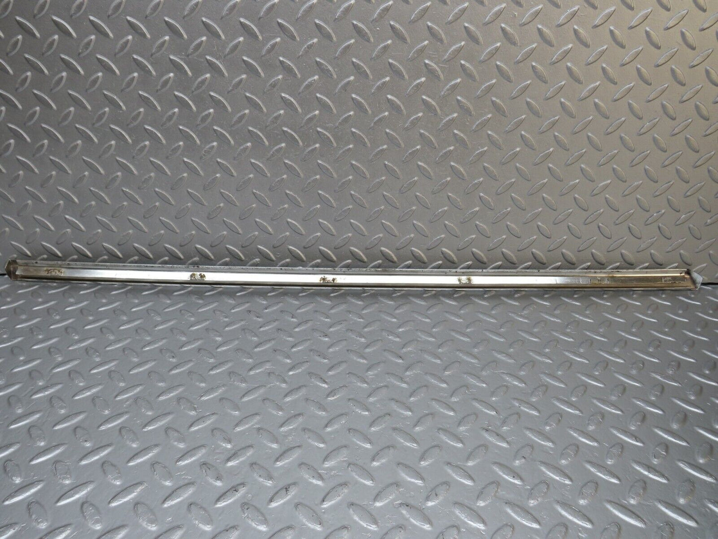 40180 Mercedes-Benz R107 350SL Coupe Left Door Chrome Trim