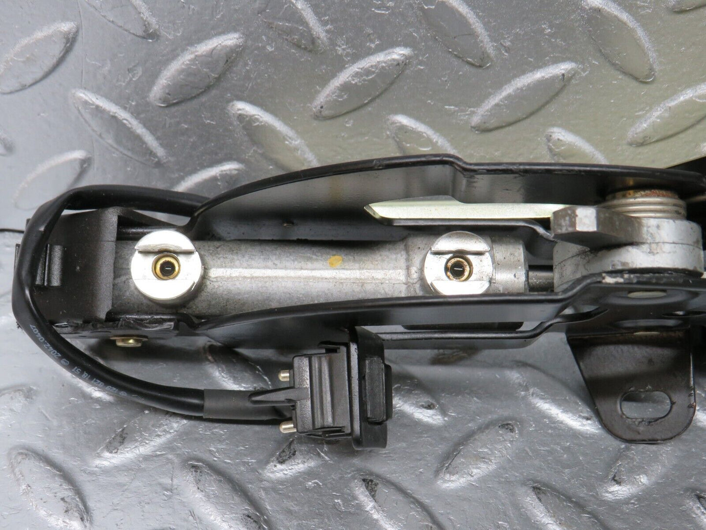 39613 Mercedes-Benz R129 320SL Coupe Rear Right Roof Lock Mechanism 1298001774
