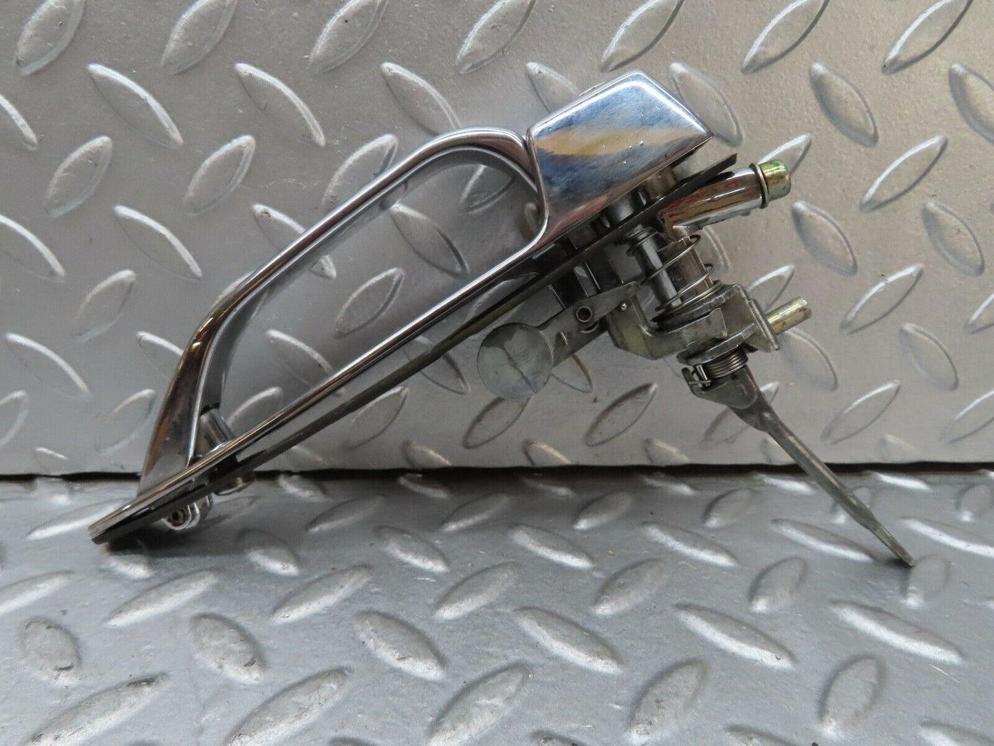 17658 Mercedes-Benz W116 450SEL Exterior Chrome Door Handle Left No Key