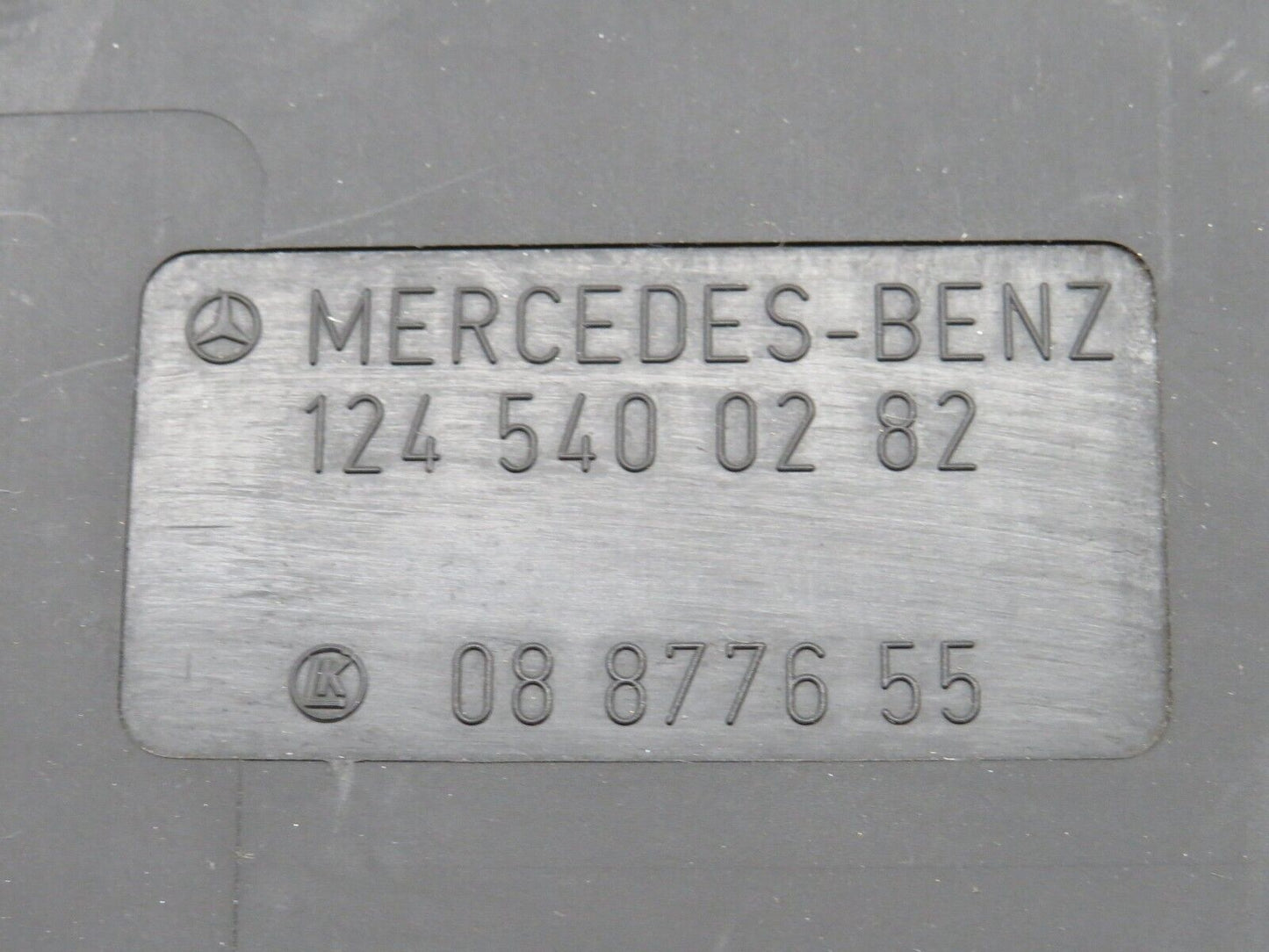 31295 Mercedes-Benz S124 220TE Wagon Fuse Box 1245401850 1245400282 1245400182