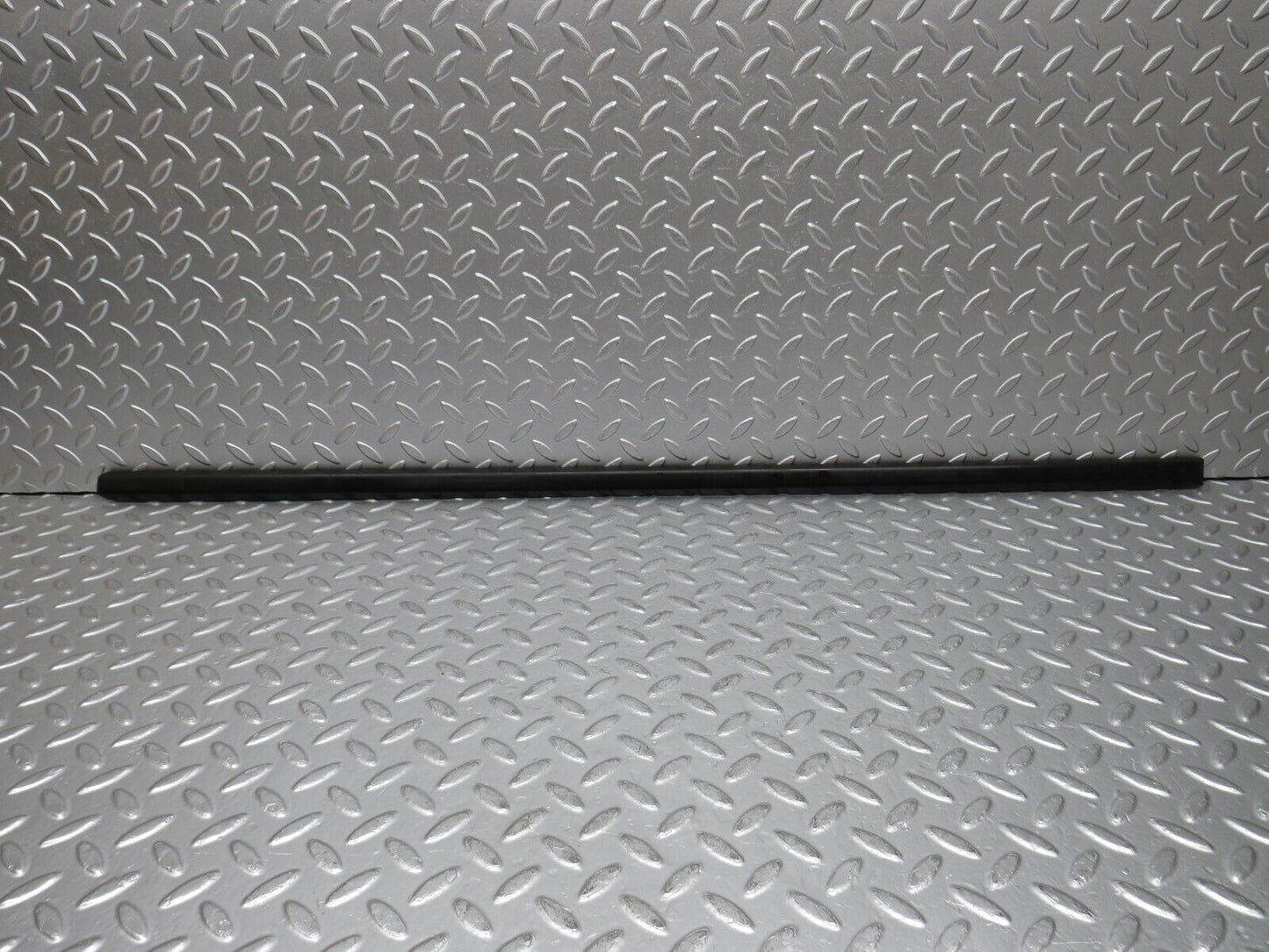30788 Mercedes-Benz W201 190E 2.0L Front Right Door Centre Moulding Trim