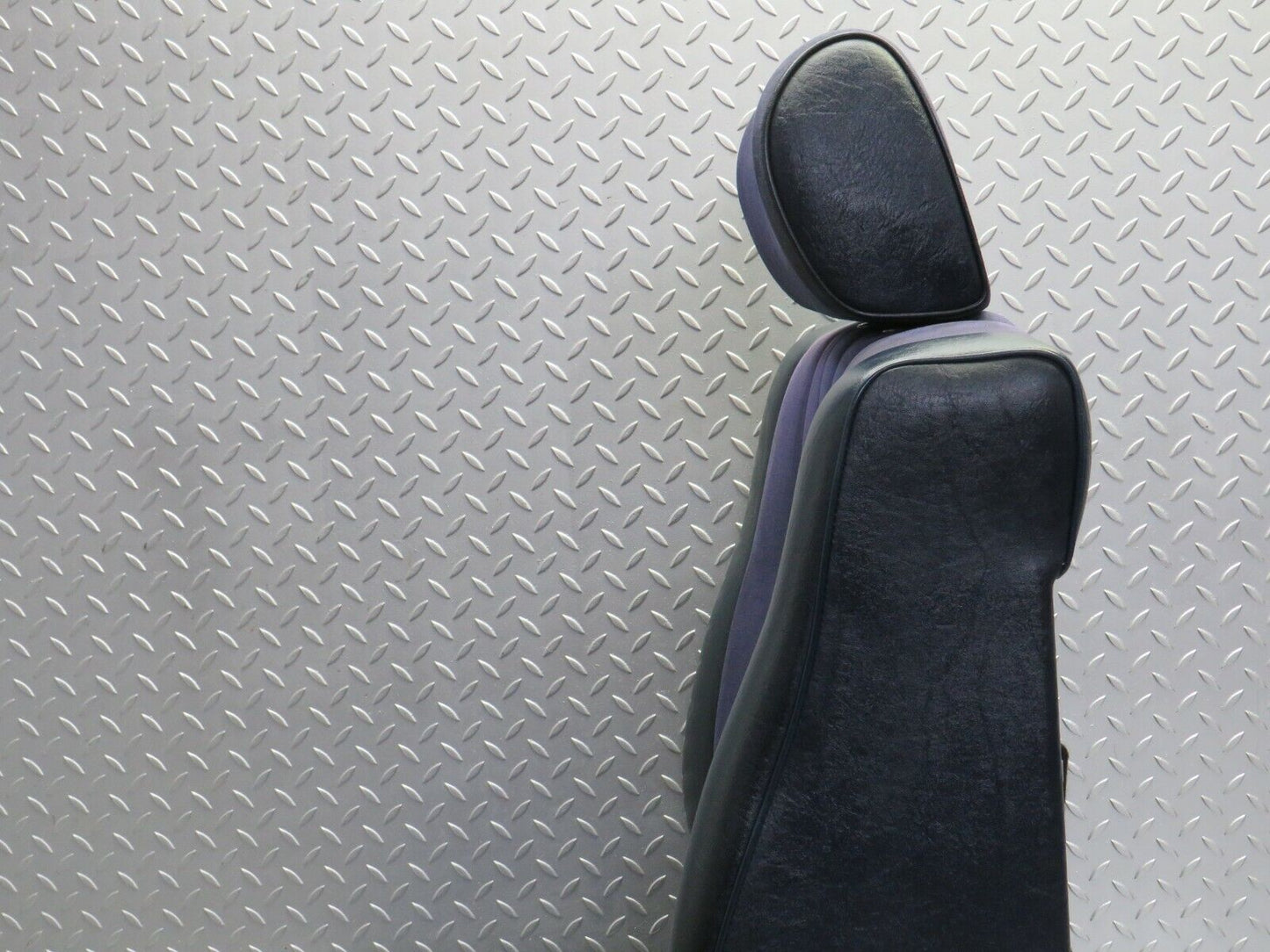 23041 Mercedes-Benz C123 230CE Coupe Front Right Seat Blue Half Leather
