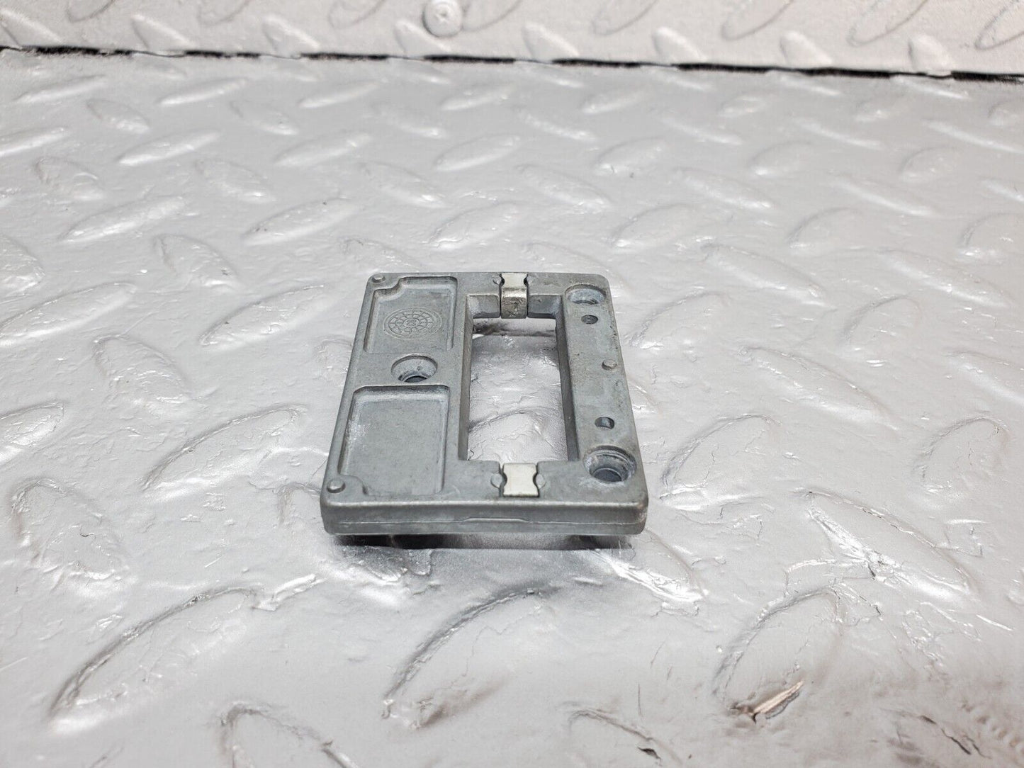 44666 Mercedes-Benz W124 220E Rear View Mirror Bracket 2018100011