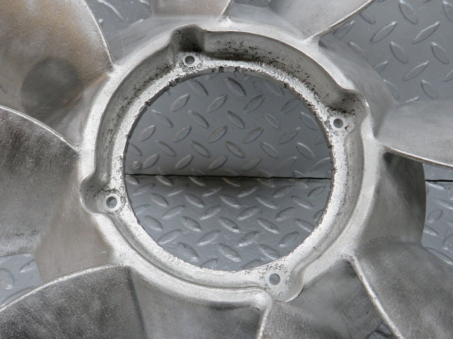 40055 Mercedes-Benz R107 350SL Engine Cooling Fan