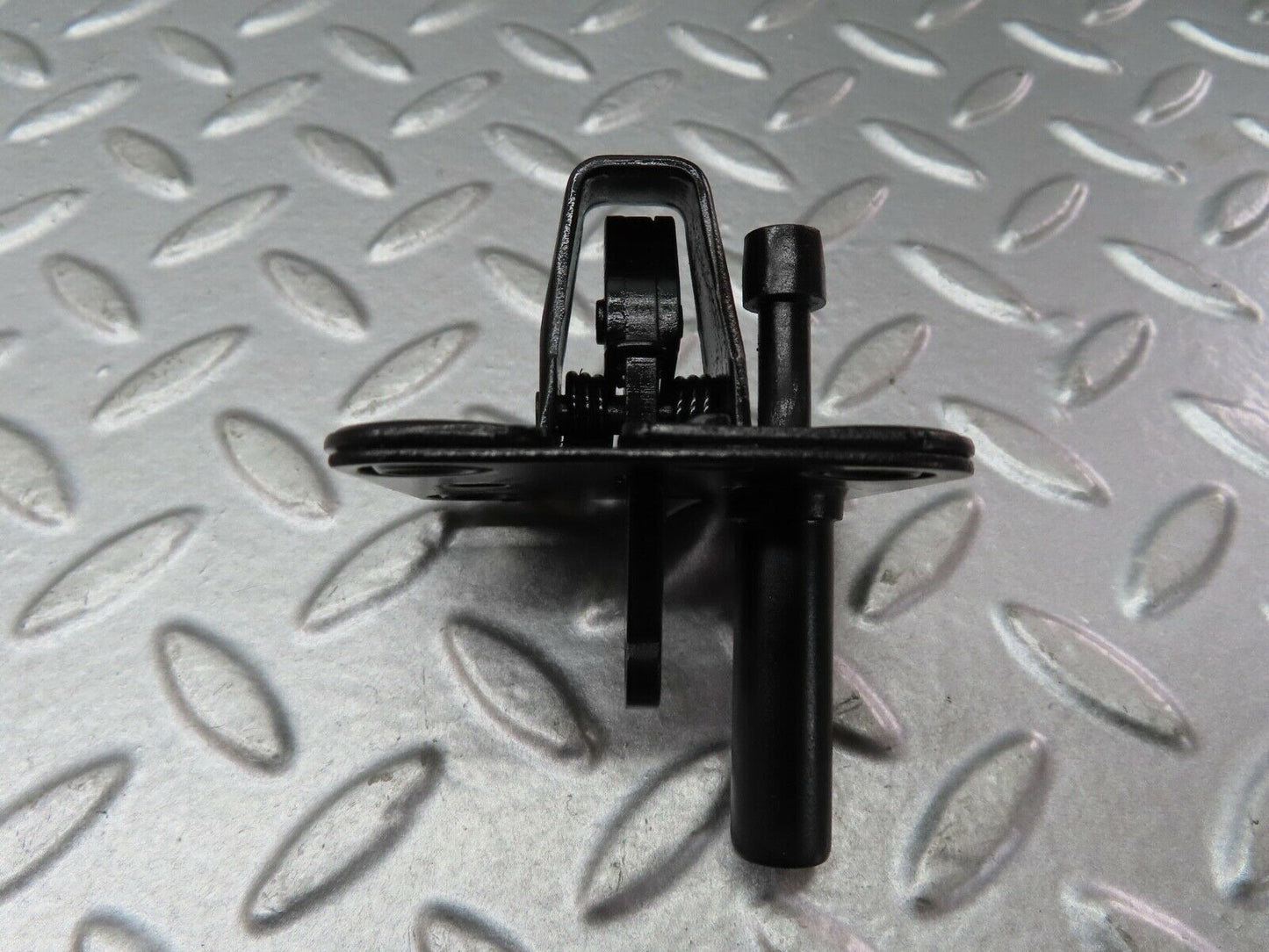 19202 Mercedes-Benz W123 300D Bonnet Lock Latch