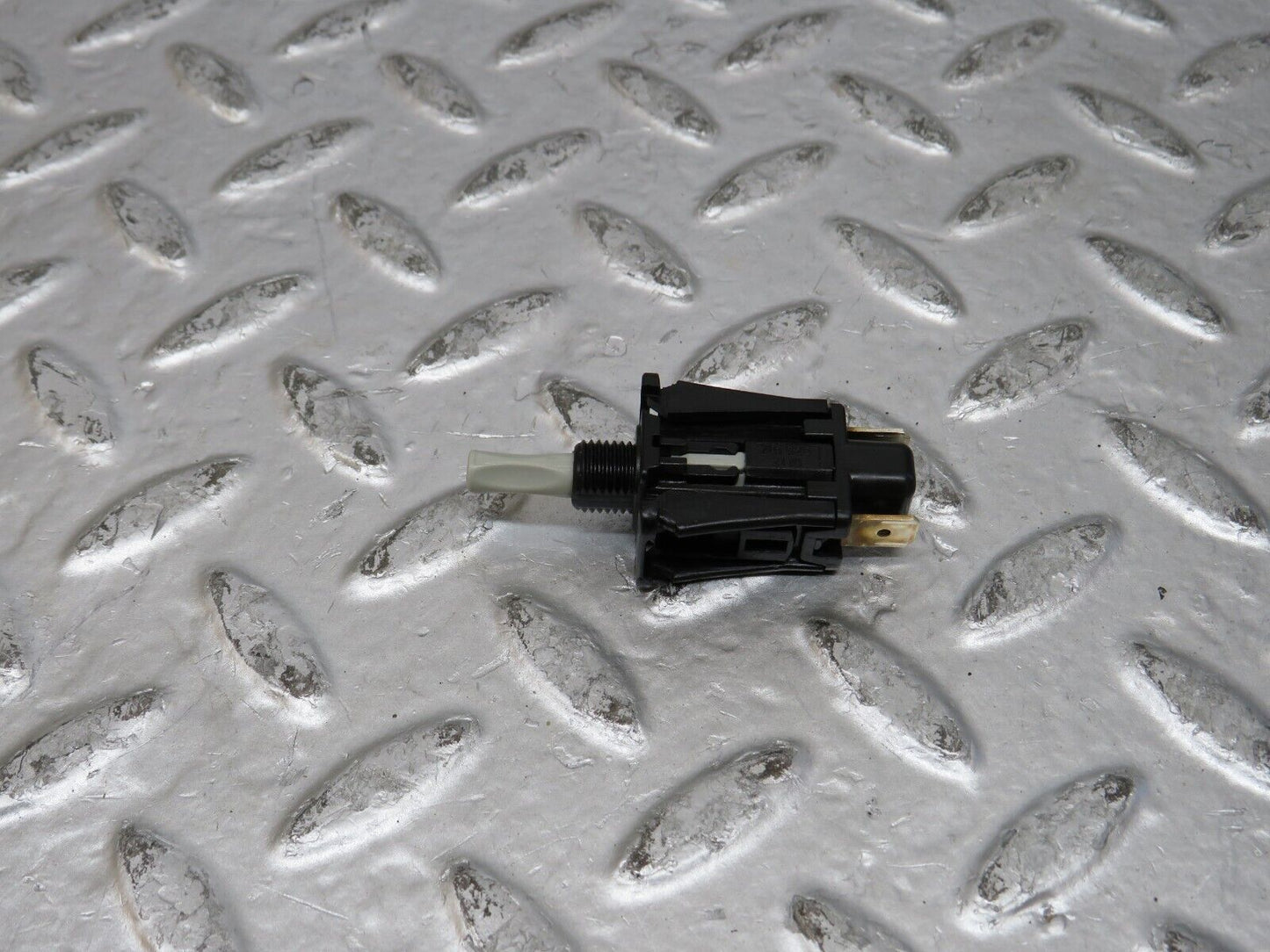 26500 Mercedes-Benz C124 220CE Coupe Door Contact Switch 2018202110